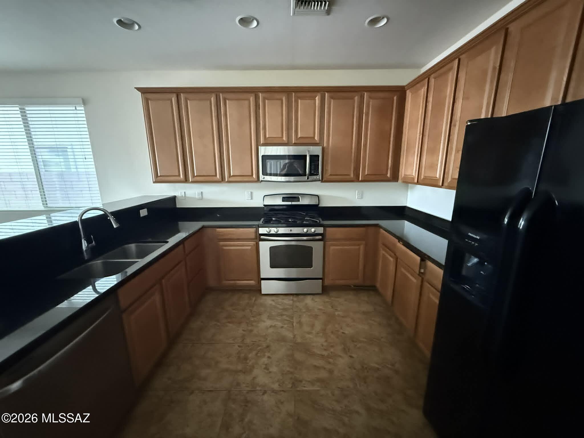 Rancho Del Lago (B37-38) - Residential Lease