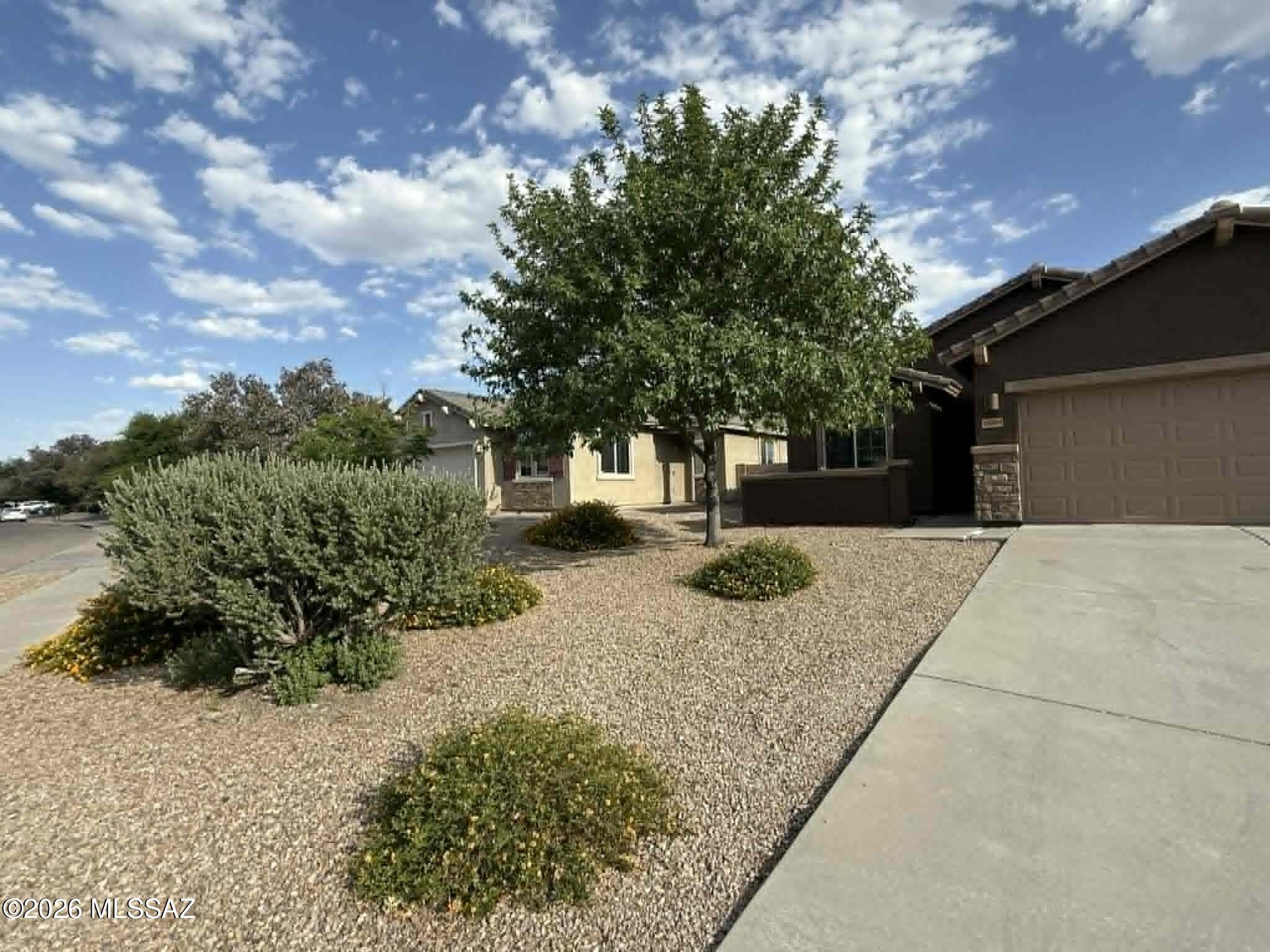 Rancho Del Lago (B37-38) - Residential Lease