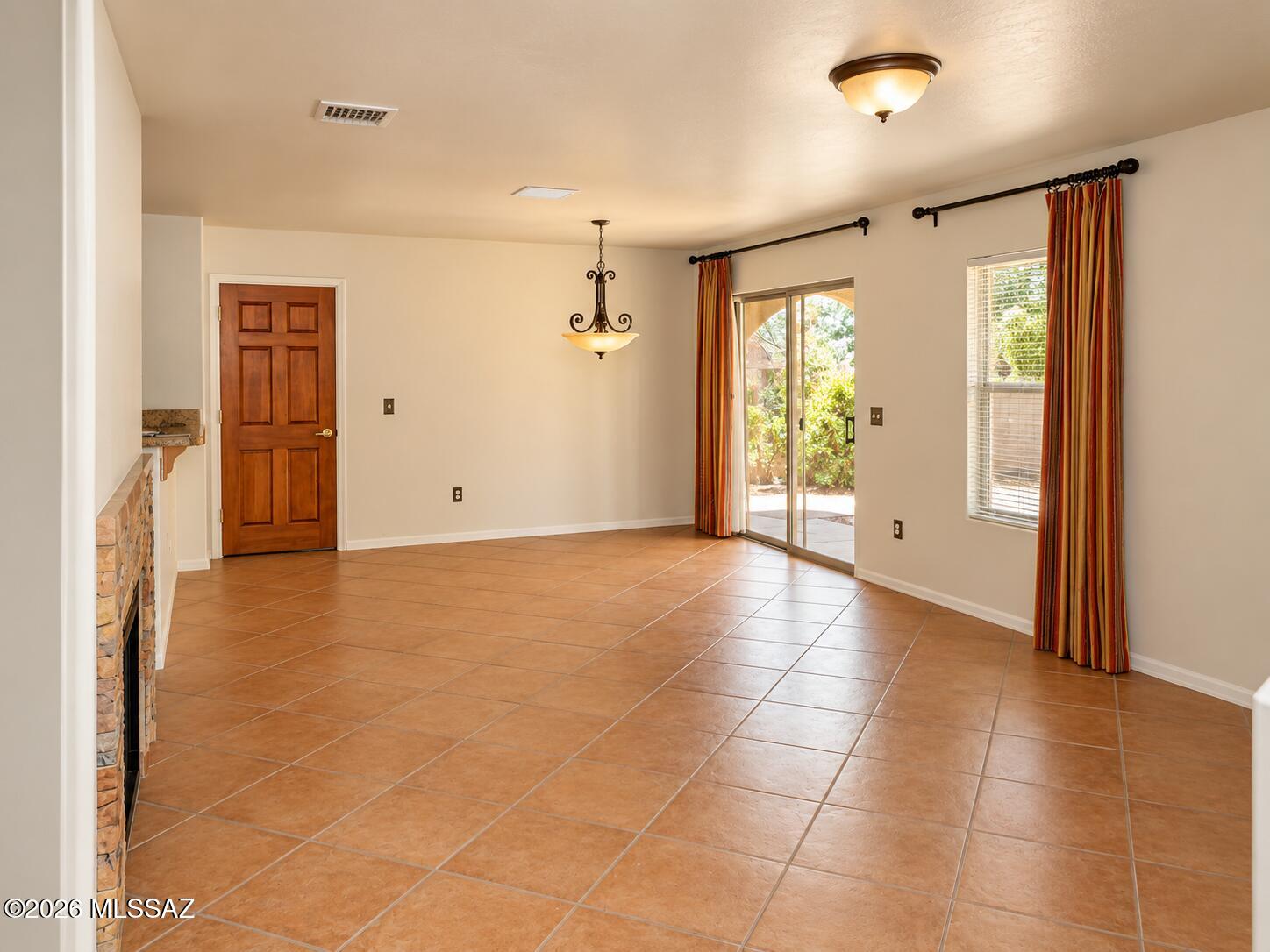 Catalina Vistas - Residential Lease