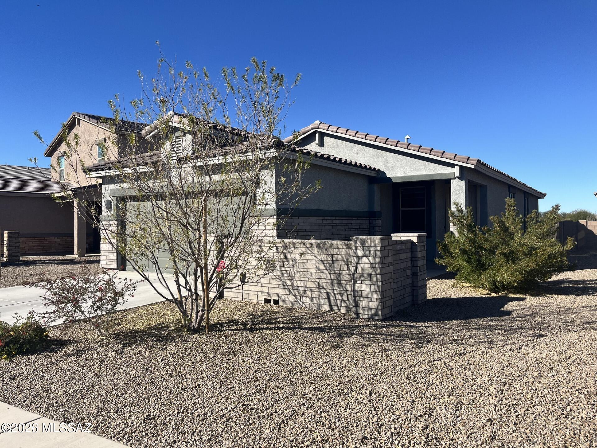 Gladden Farms BLK 10 (1-84) - Residential Lease
