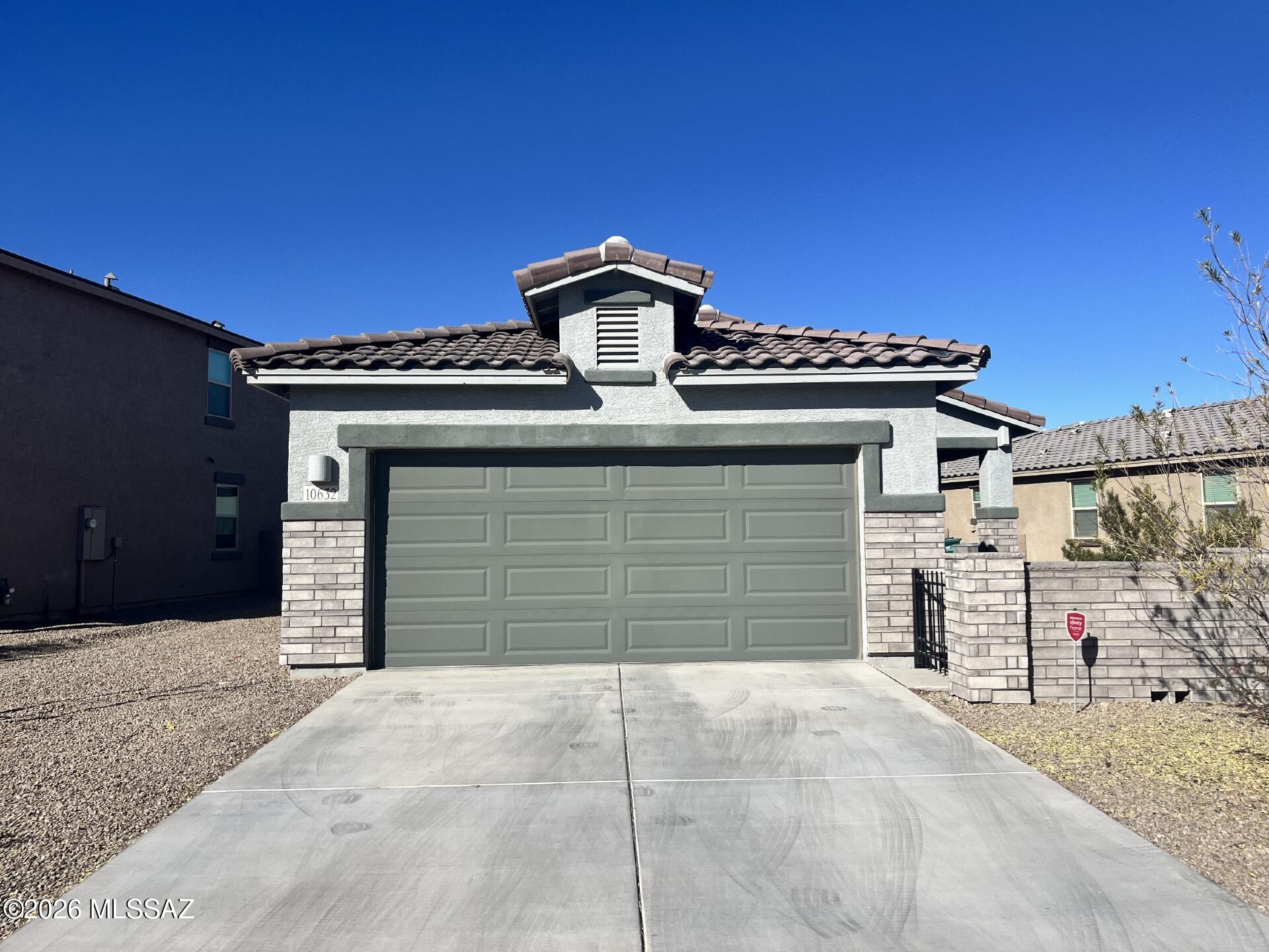 Gladden Farms BLK 10 (1-84) - Residential Lease