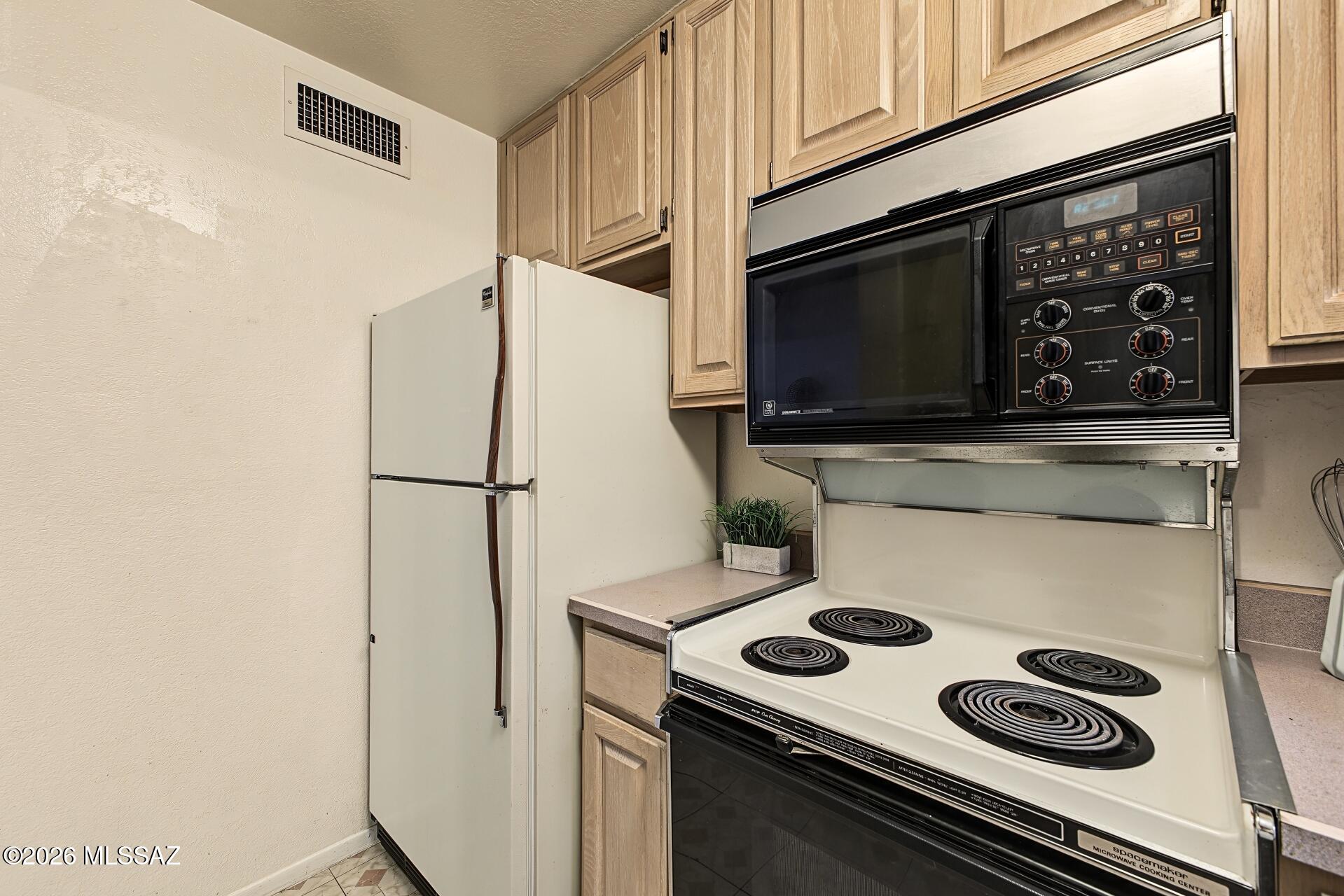 Las Solanas Blk 1 (1-49) - Residential