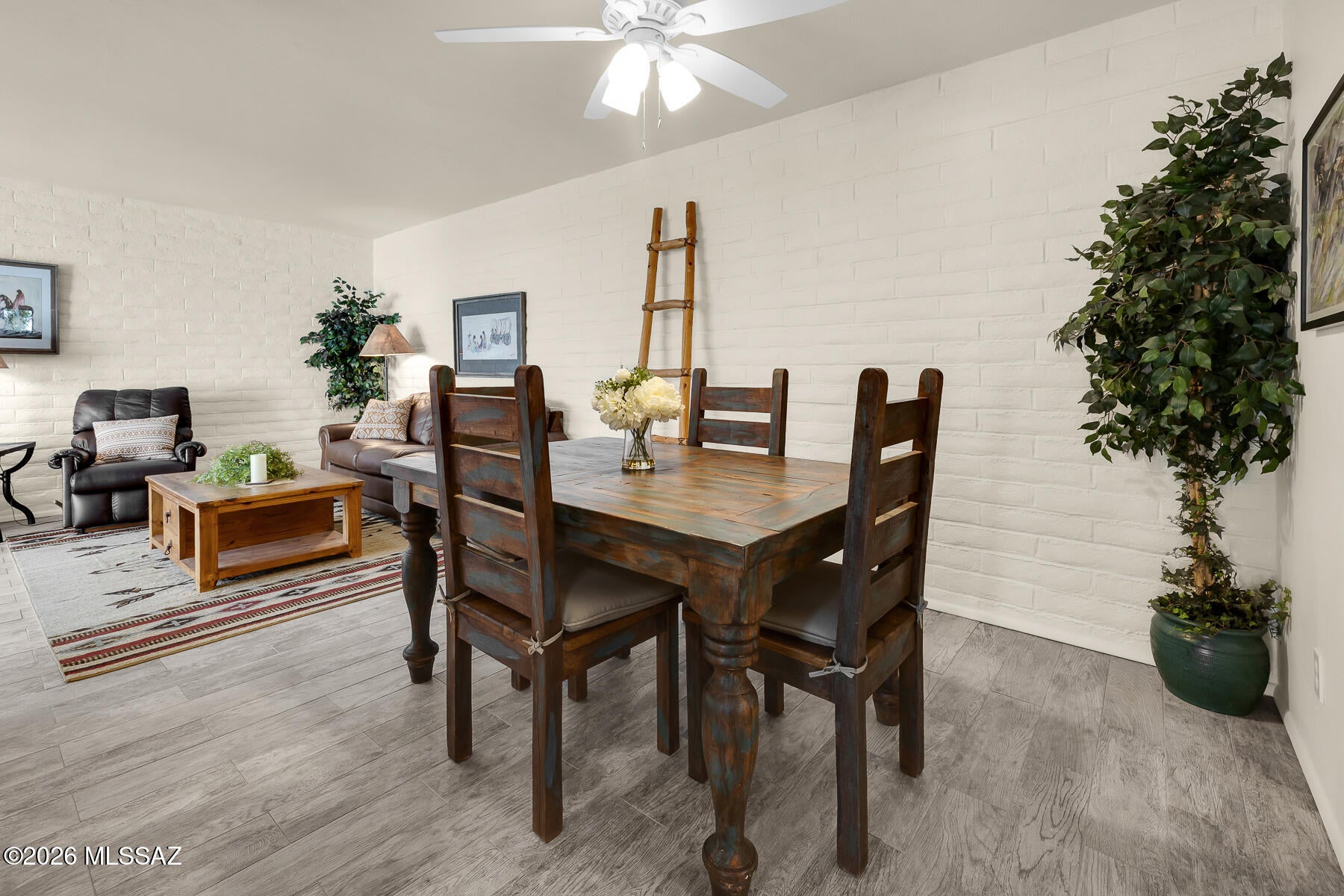 Las Lomitas (1) - Residential