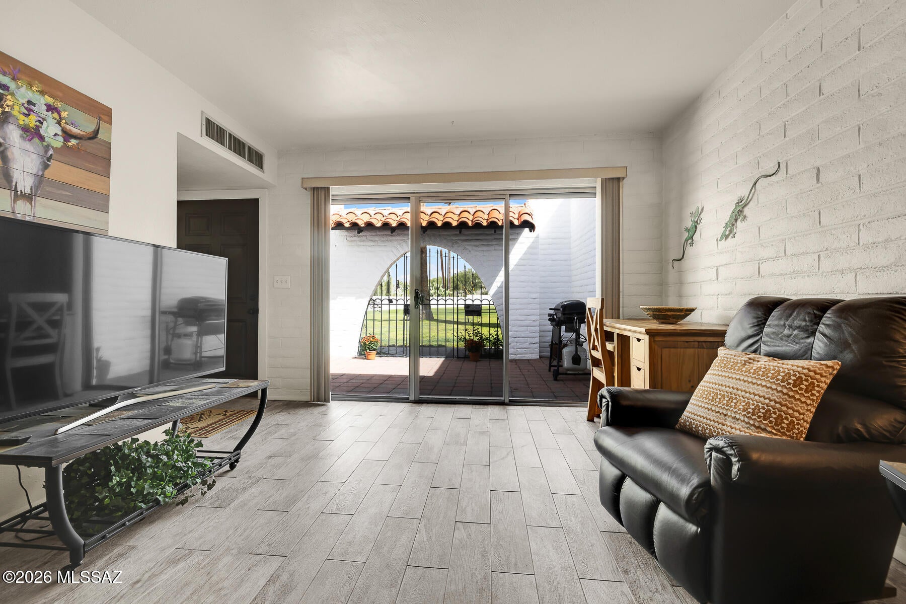 Las Lomitas (1) - Residential