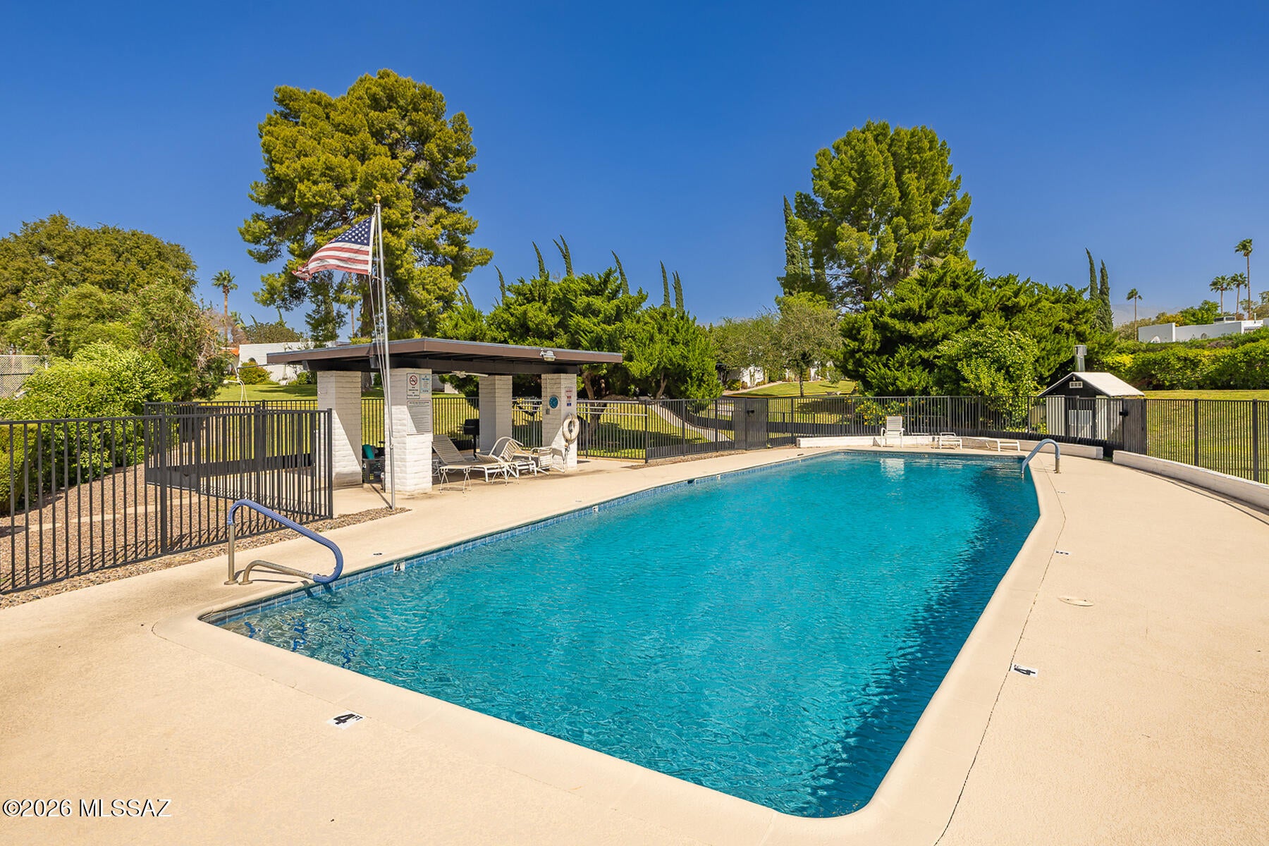 Las Lomitas (1) - Residential