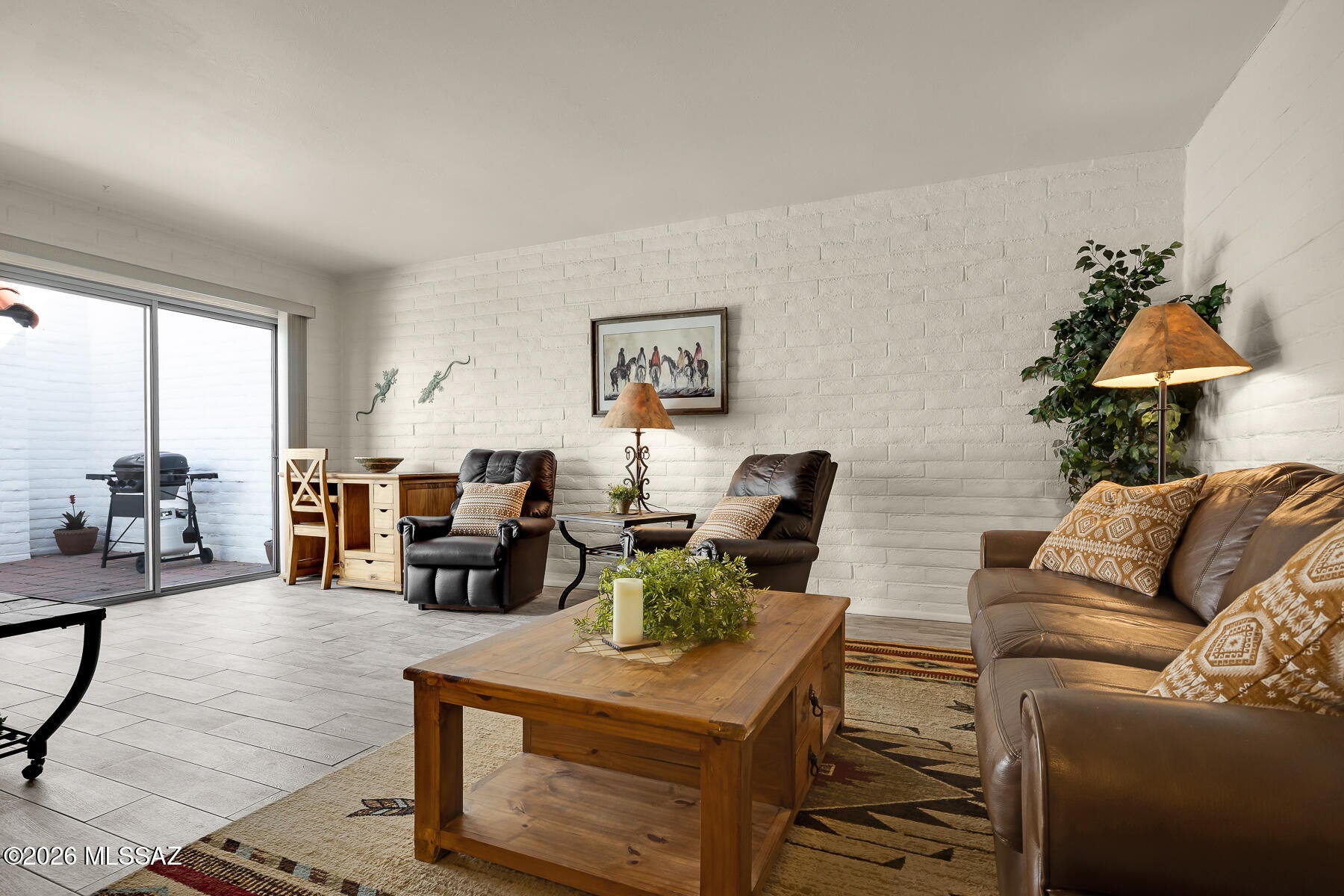 Las Lomitas (1) - Residential