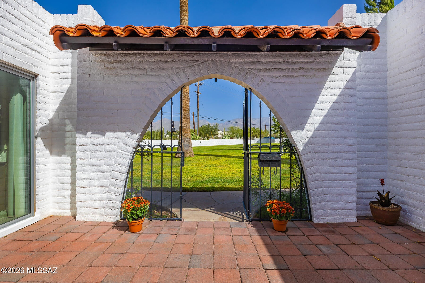 Las Lomitas (1) - Residential