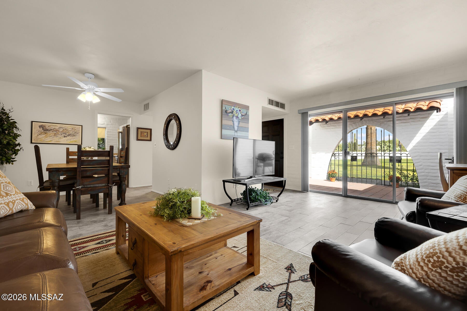 Las Lomitas (1) - Residential