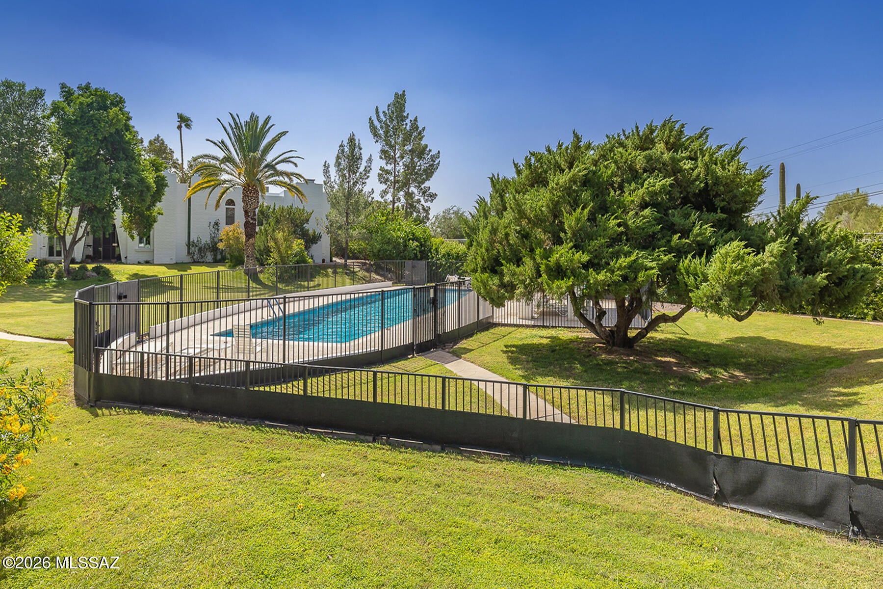 Las Lomitas (1) - Residential