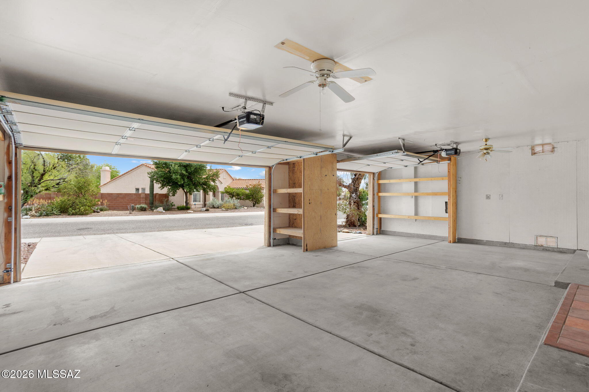 Las Lindas(1-76) - Residential
