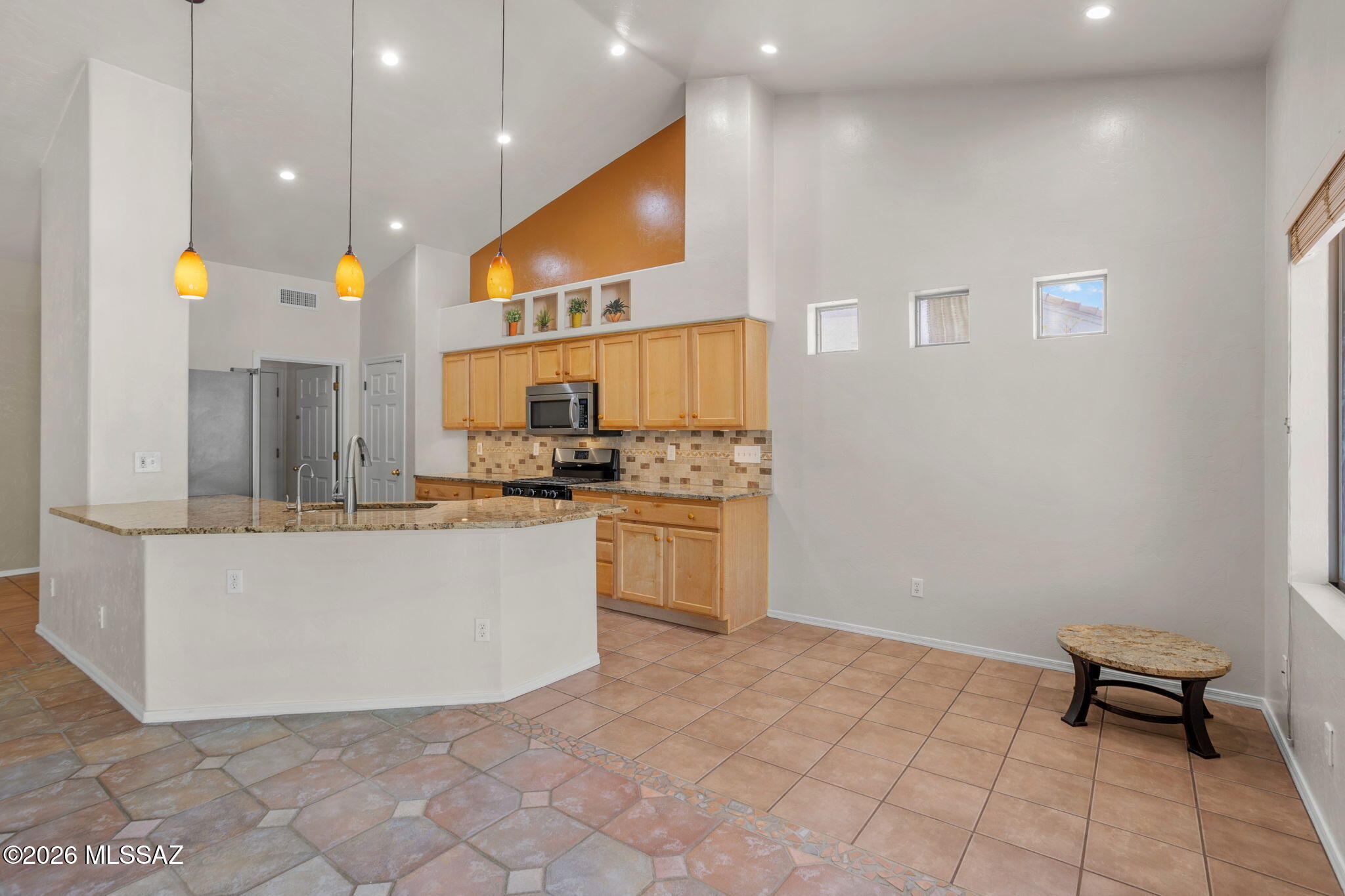 Las Lindas(1-76) - Residential