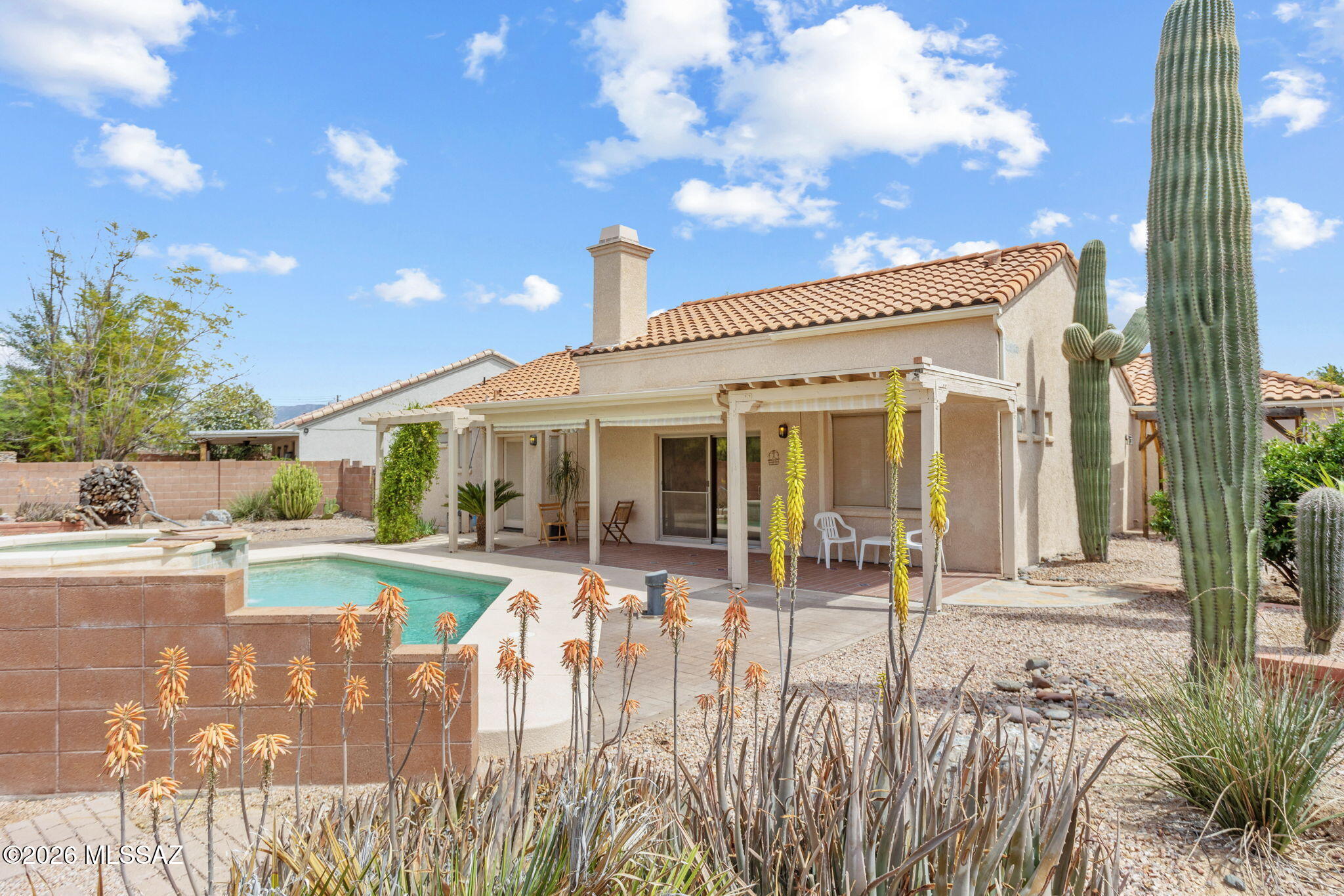 Las Lindas(1-76) - Residential