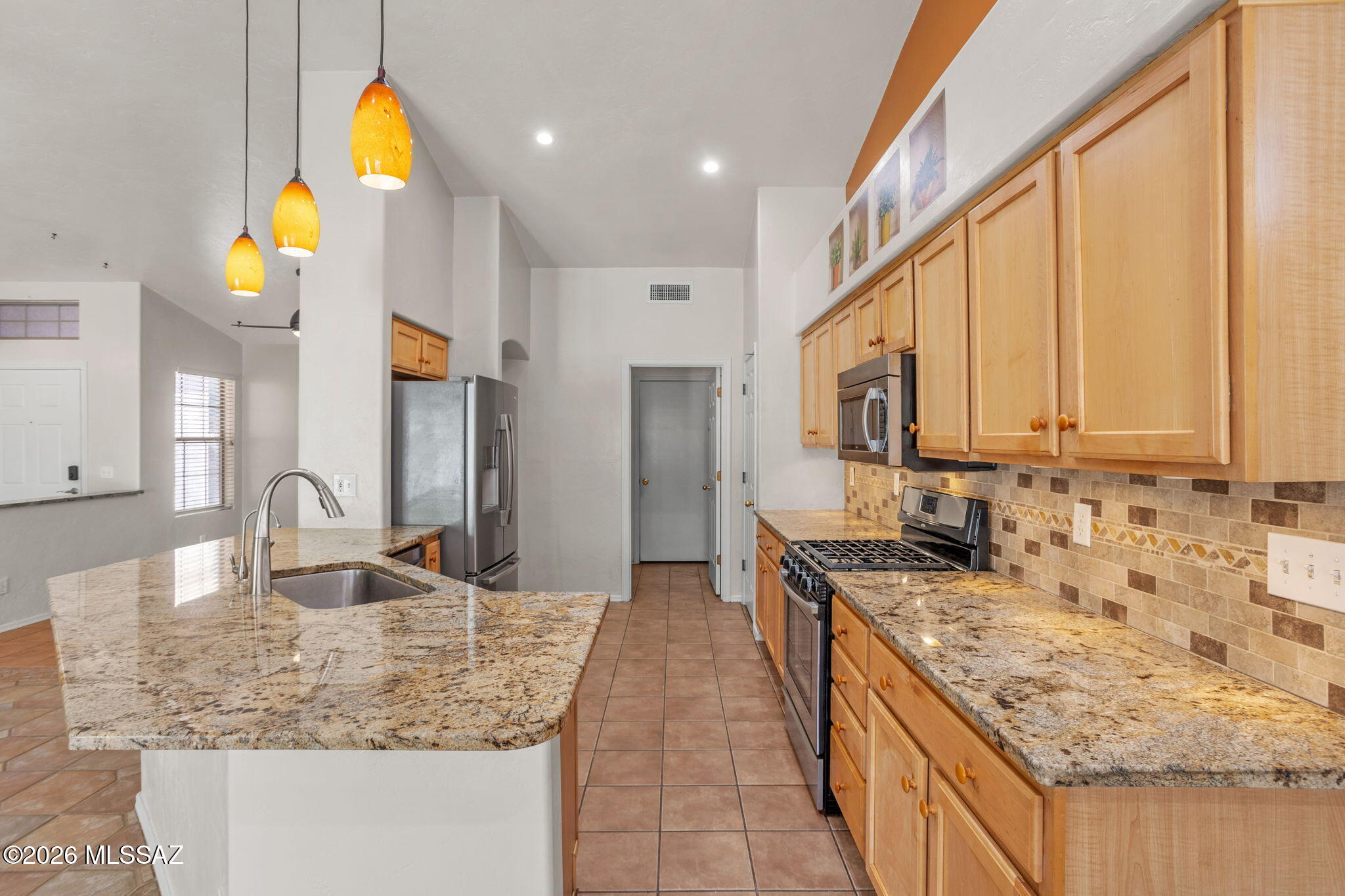 Las Lindas(1-76) - Residential