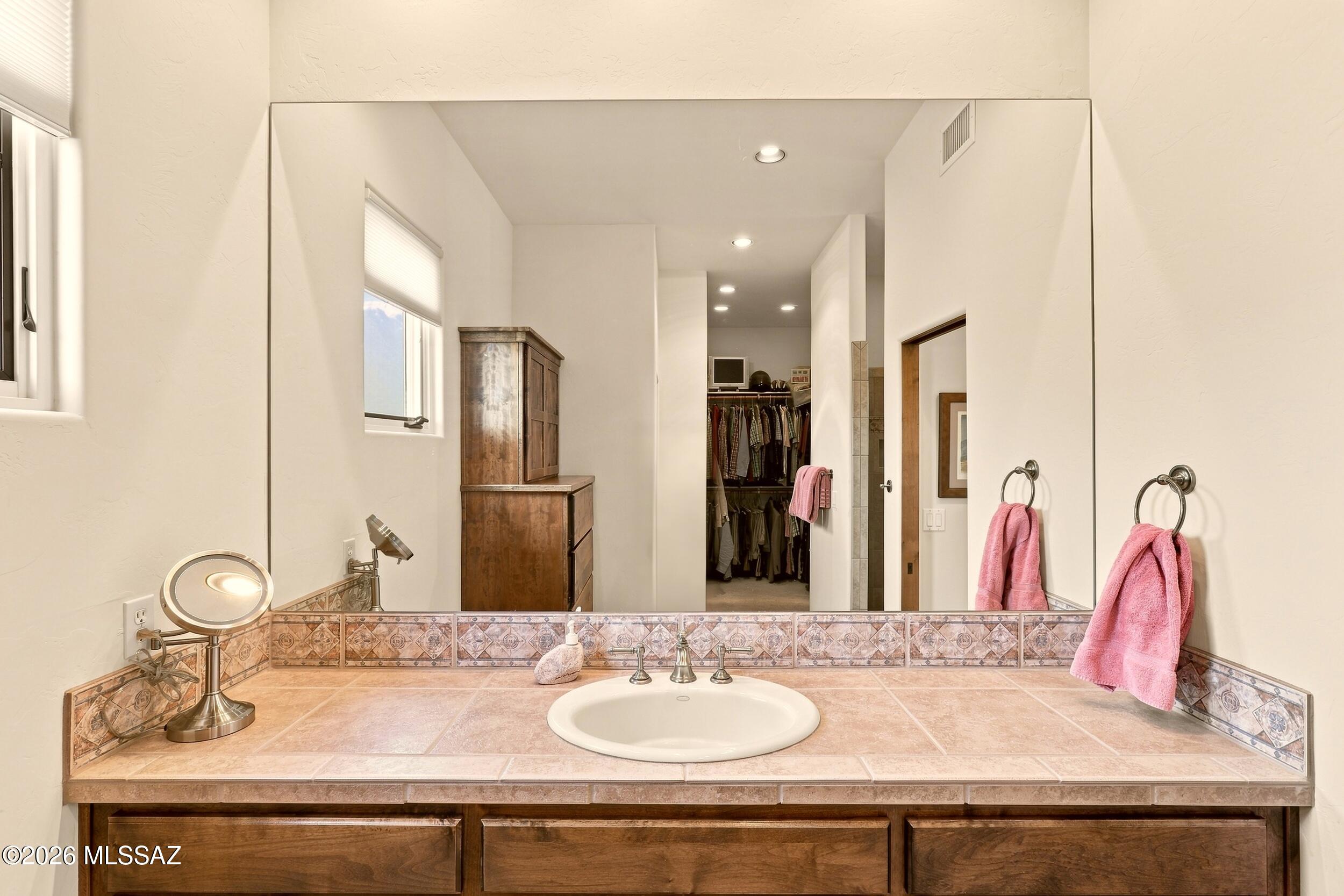 Honey Bee Ridge(The Estates At) - Residential