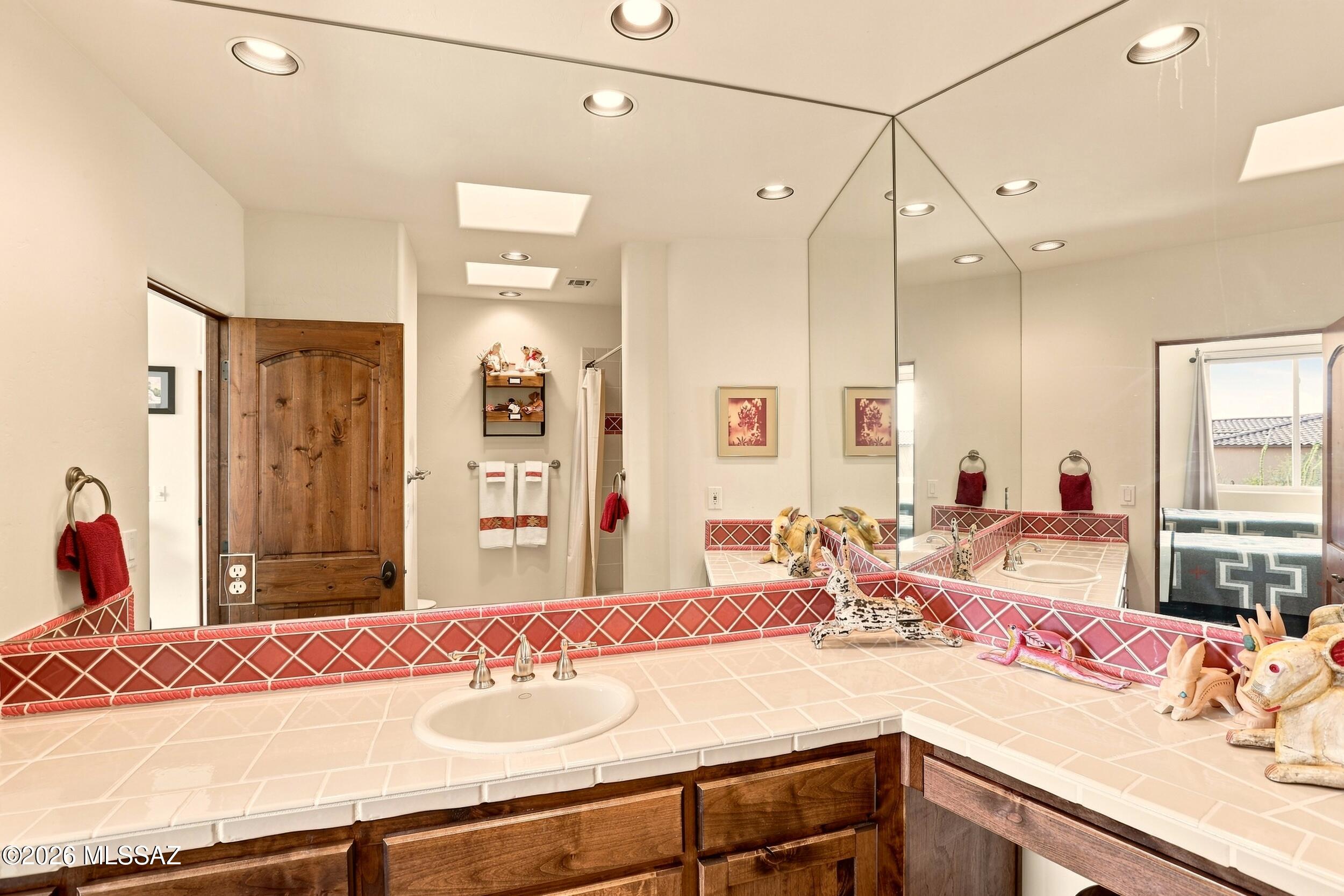 Honey Bee Ridge(The Estates At) - Residential