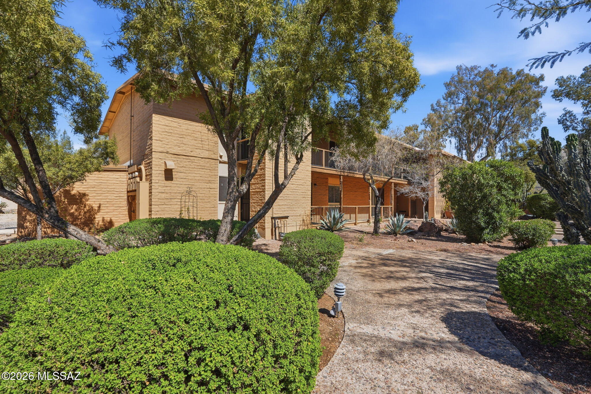 Cancha Del Golf - Residential