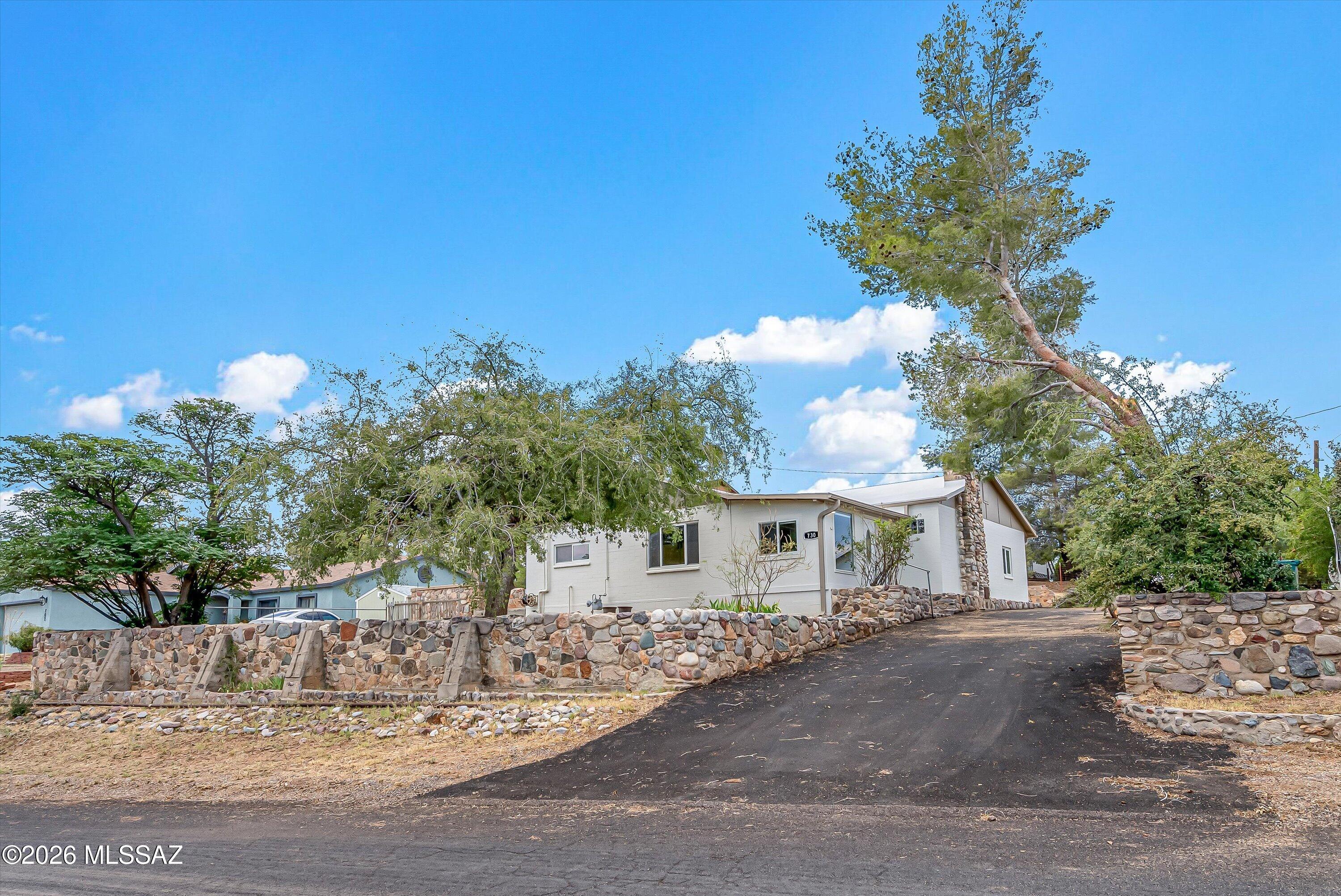 Los Robles Estates - Residential Lease
