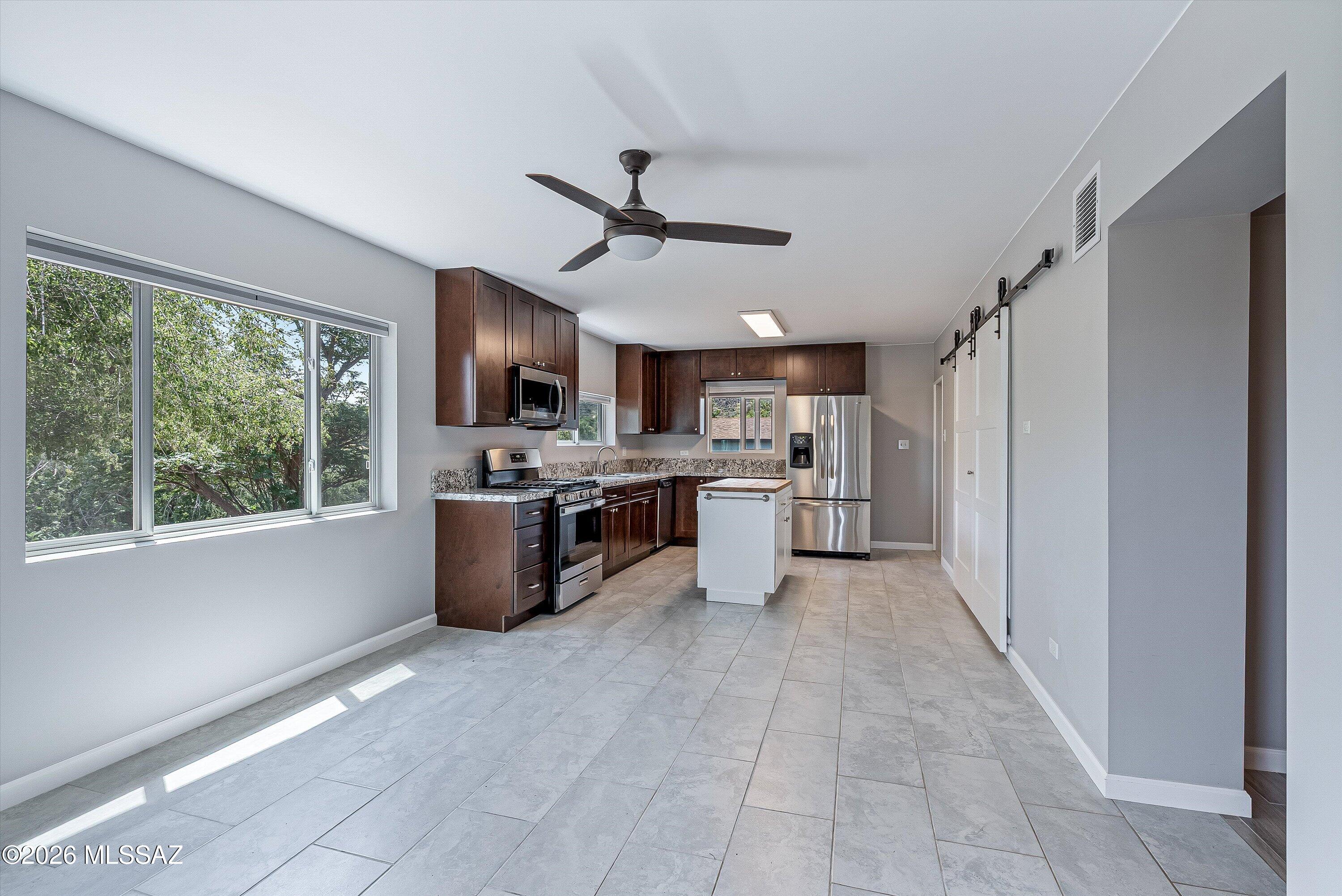 Los Robles Estates - Residential Lease