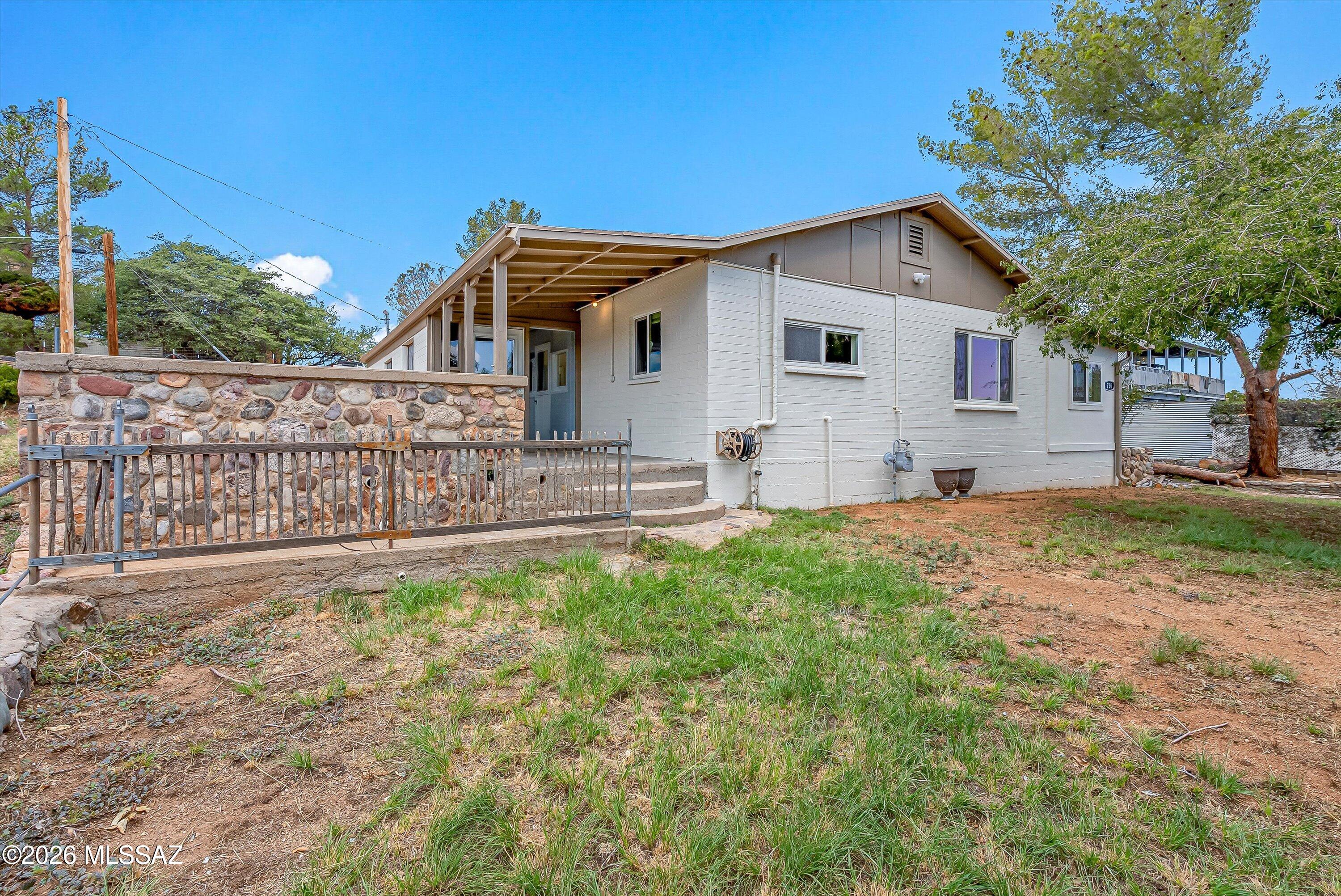 Los Robles Estates - Residential Lease