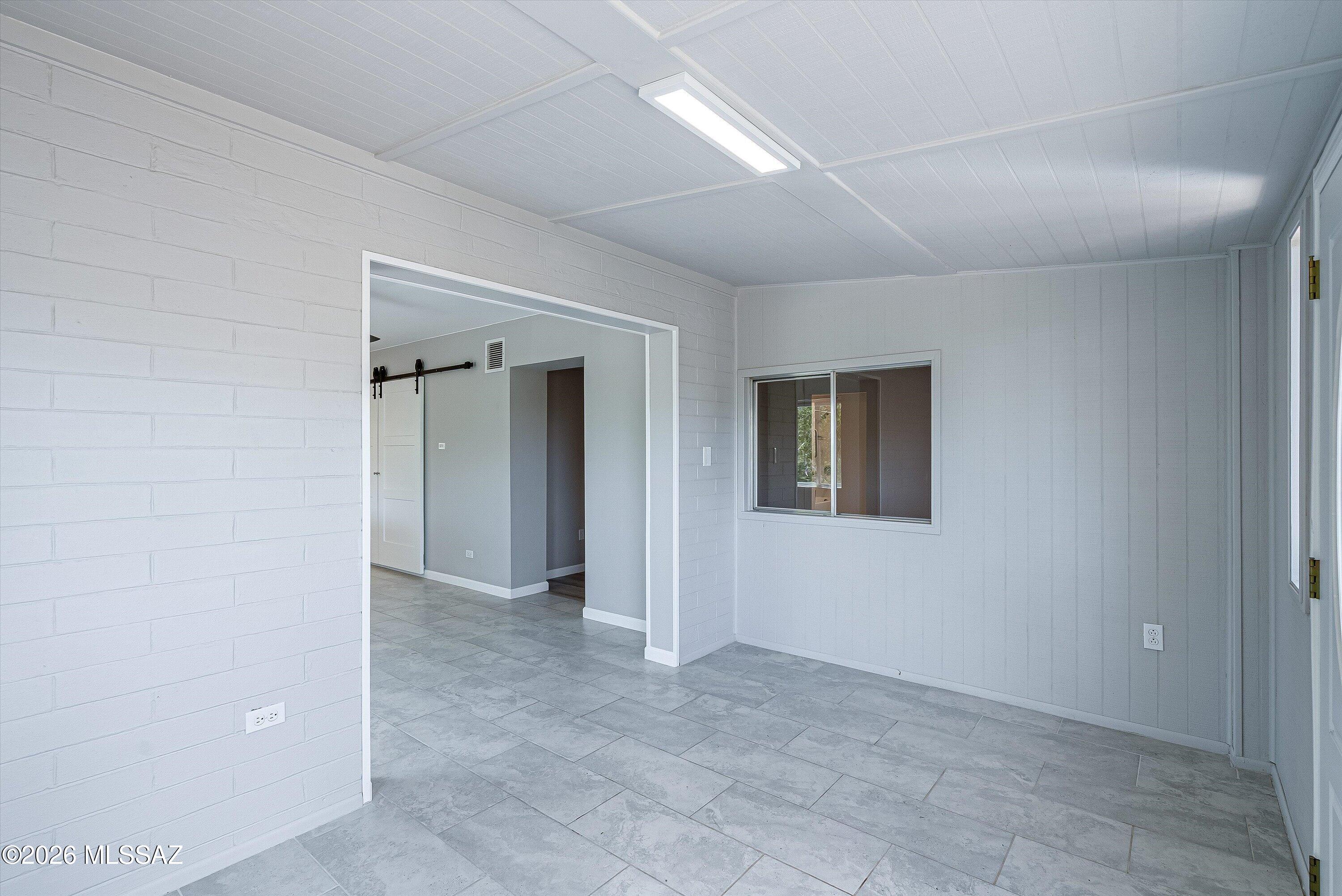 Los Robles Estates - Residential Lease