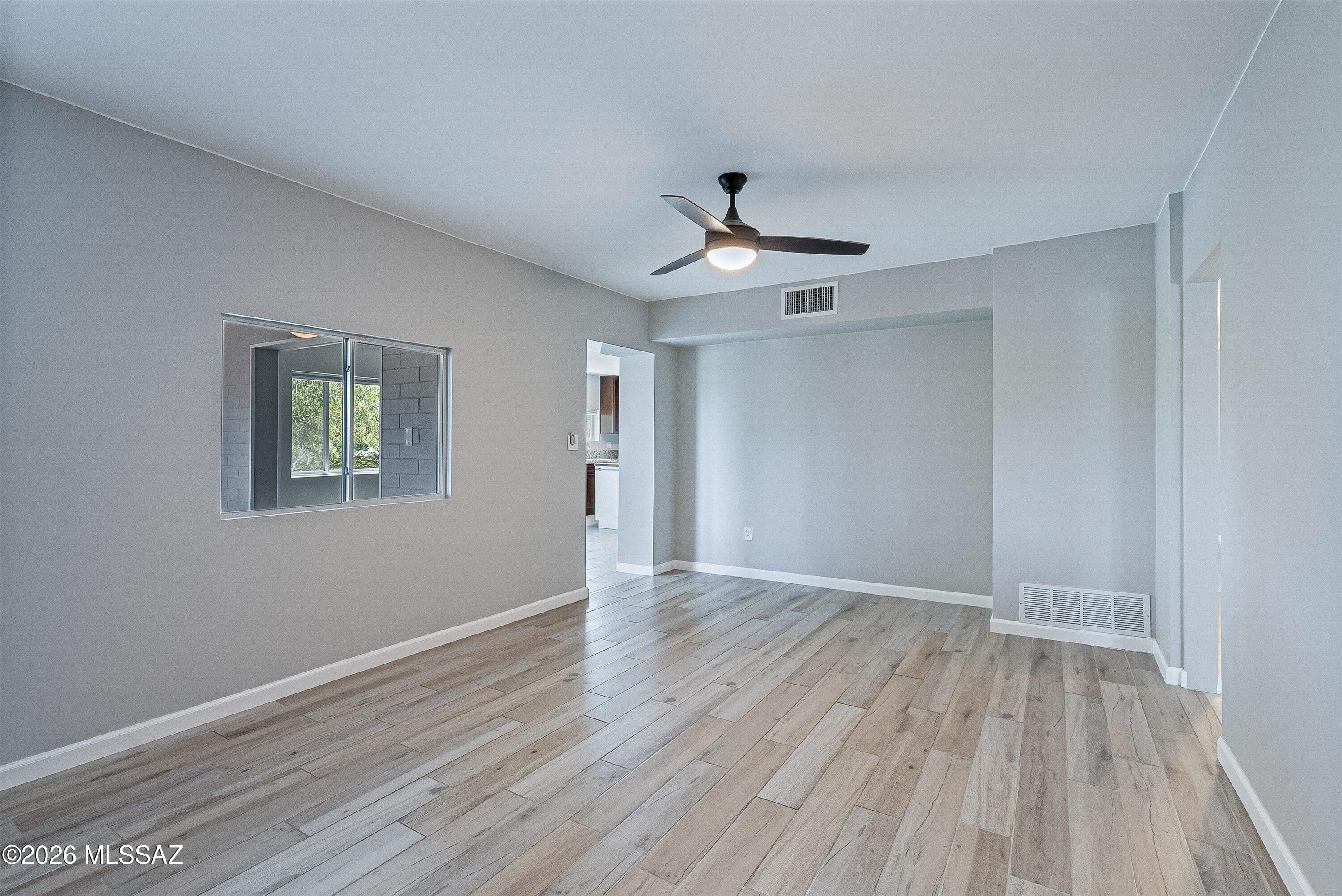 Los Robles Estates - Residential Lease