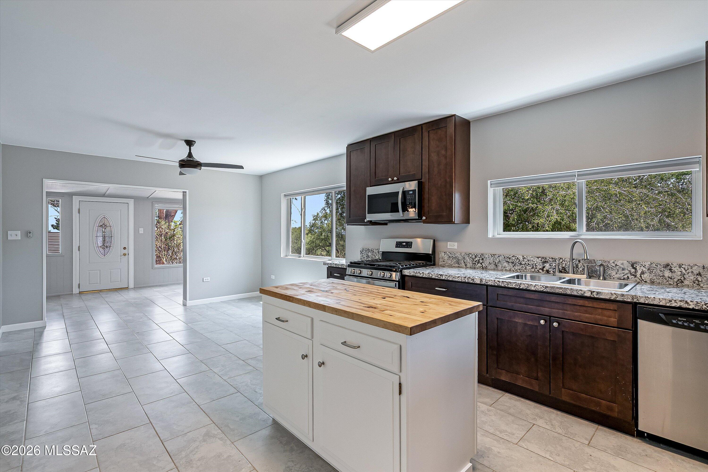 Los Robles Estates - Residential Lease
