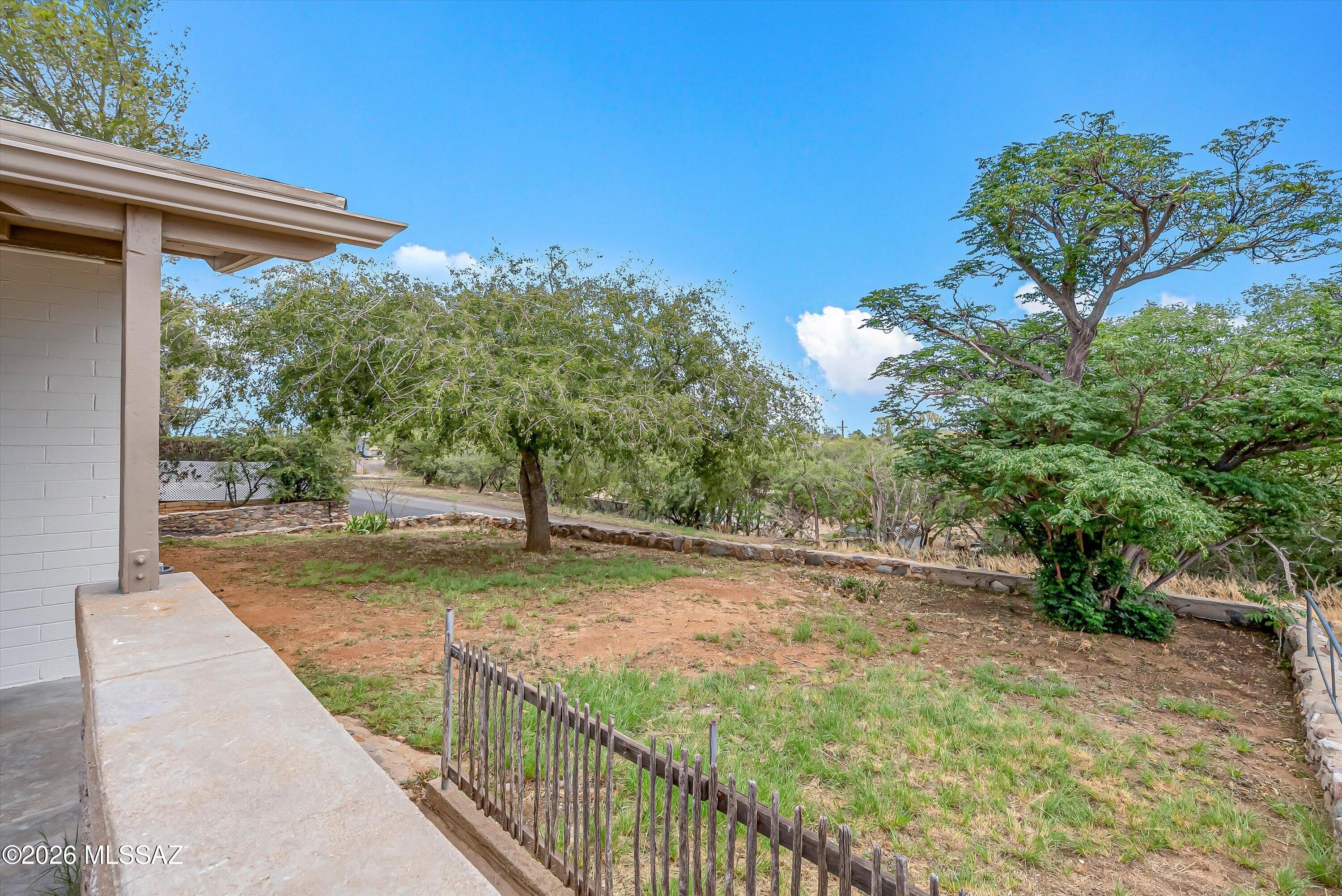 Los Robles Estates - Residential Lease