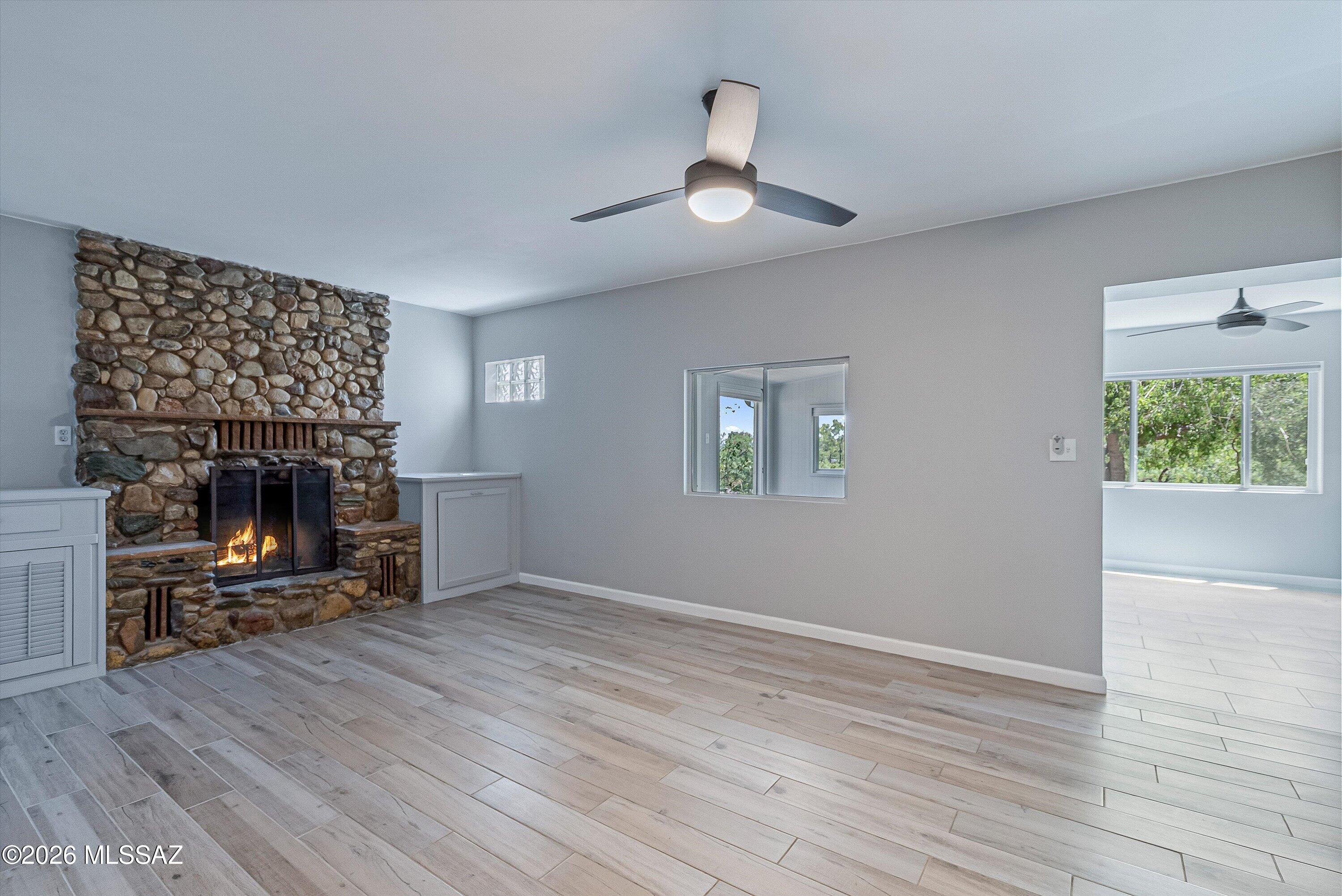 Los Robles Estates - Residential Lease