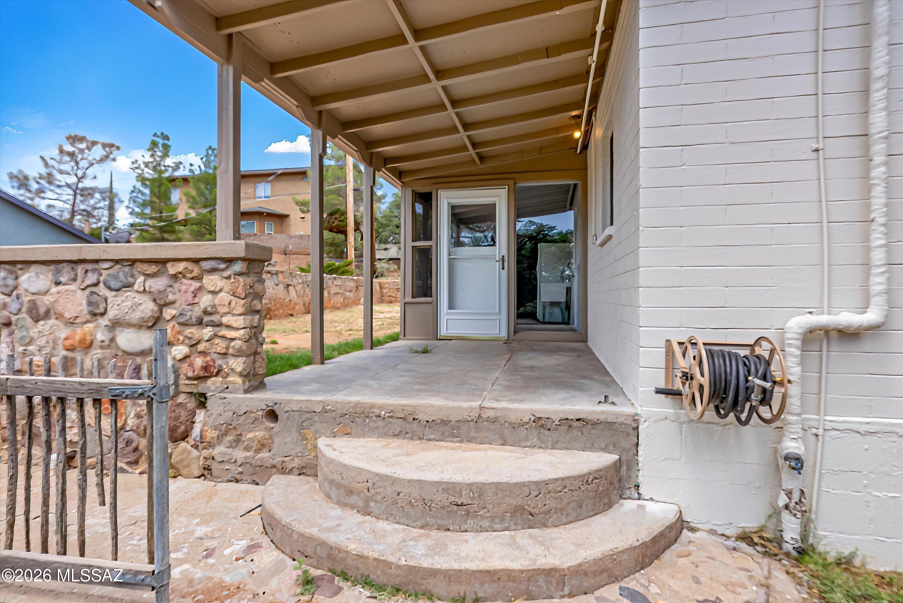 Los Robles Estates - Residential Lease