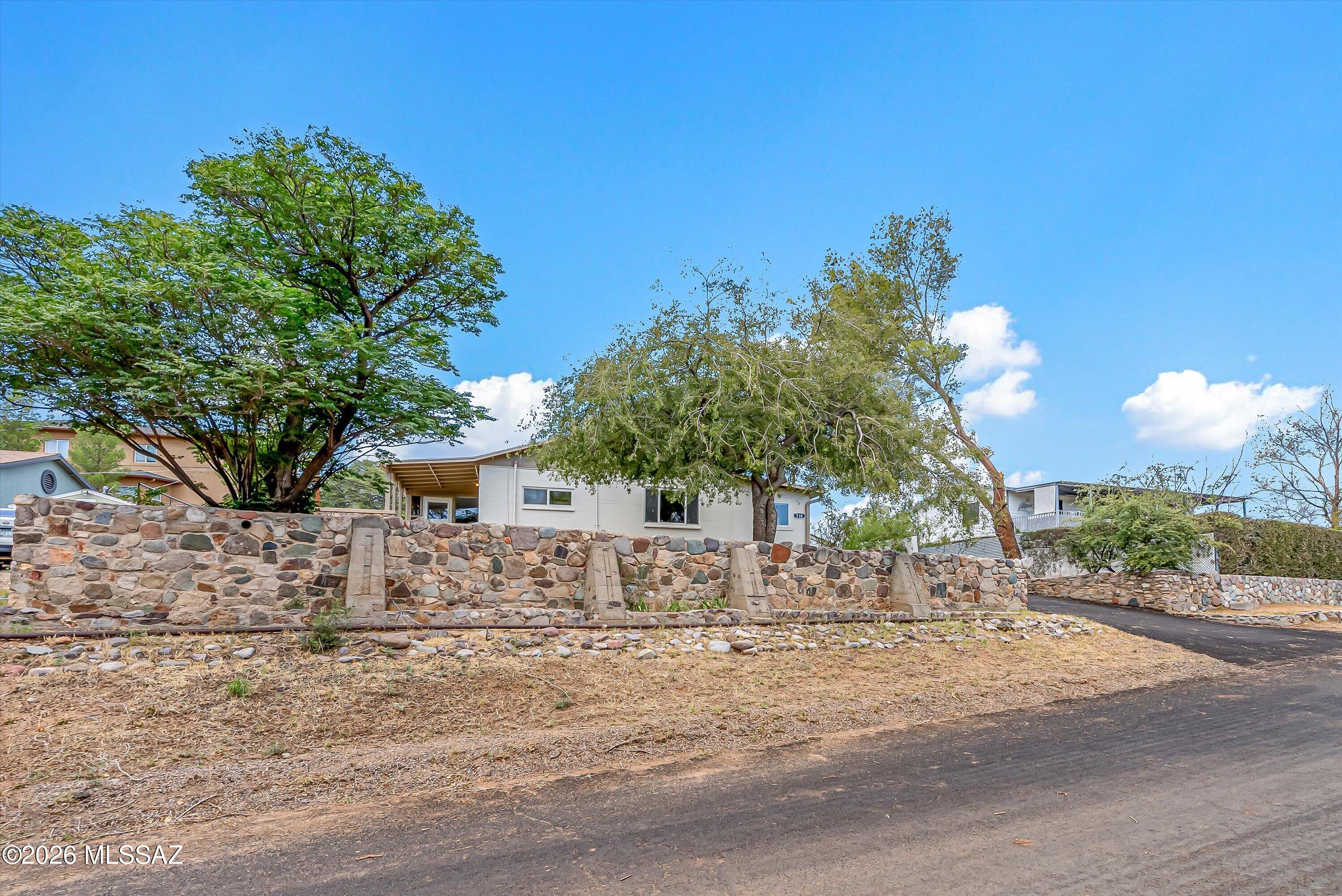 Los Robles Estates - Residential Lease