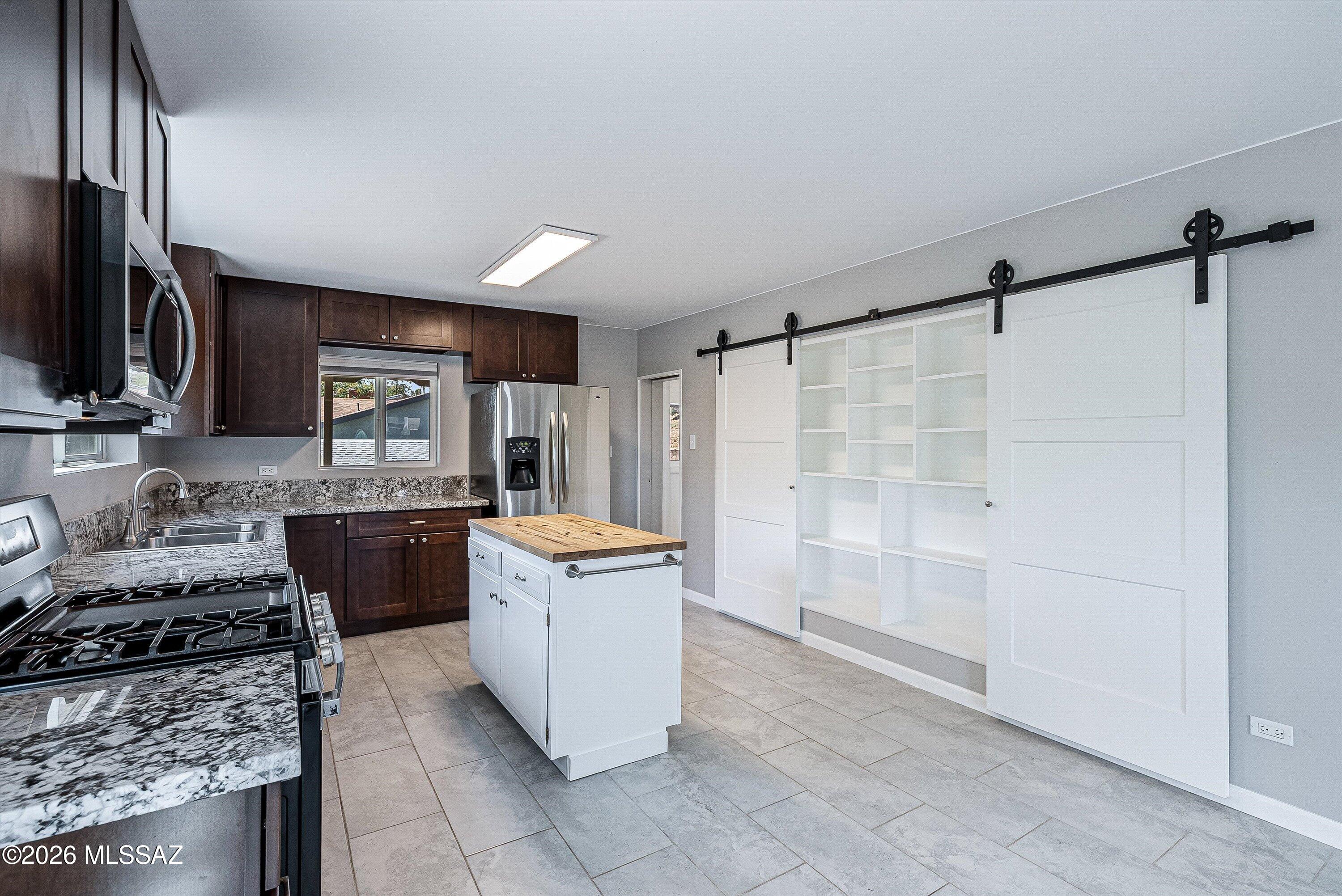 Los Robles Estates - Residential Lease
