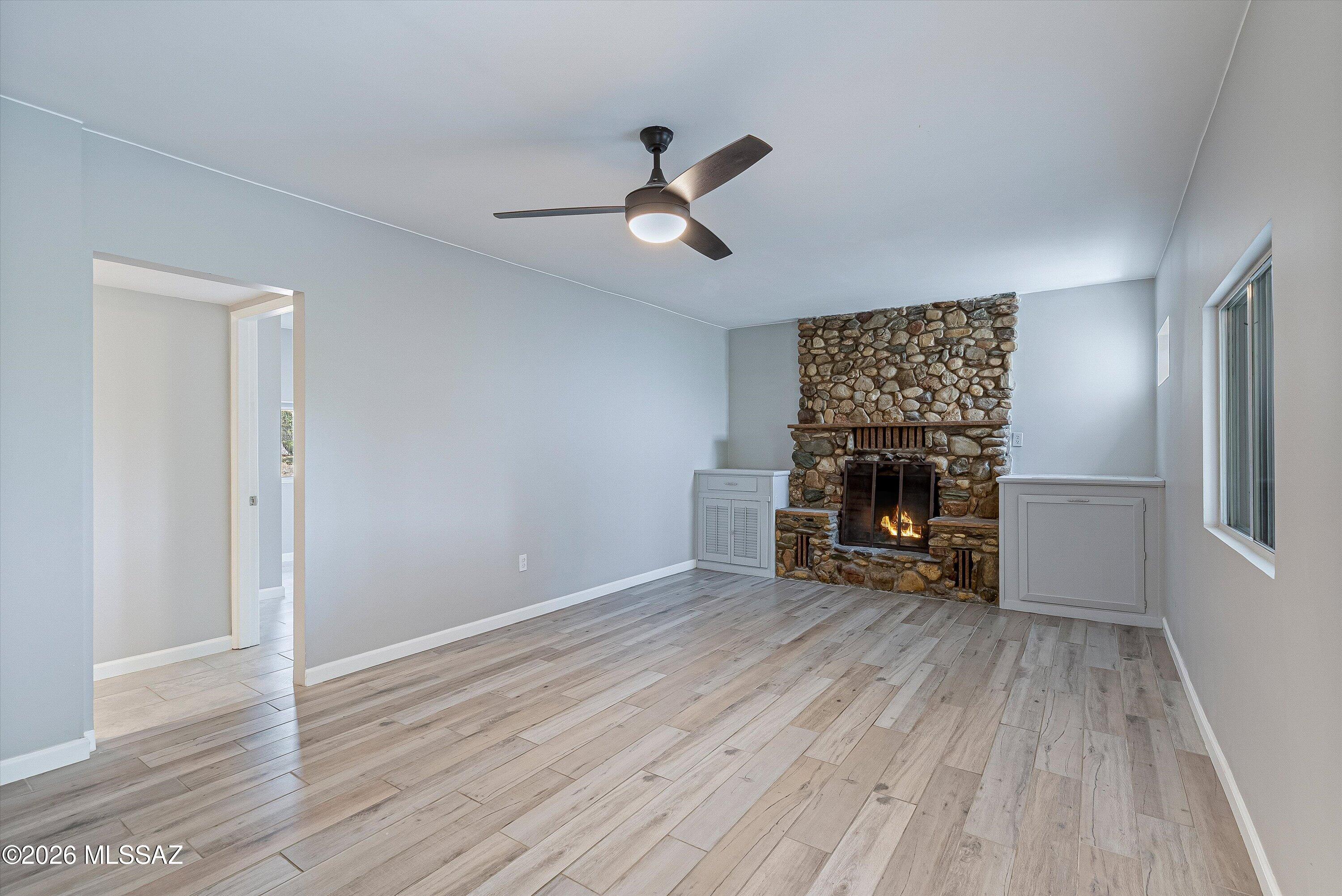 Los Robles Estates - Residential Lease