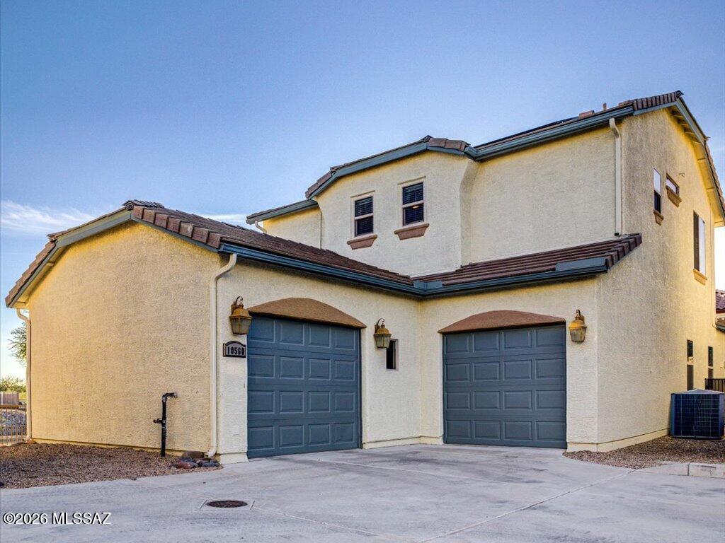 Solar, flexible living space, and two separate single-car garages set this Sierra Morado home apart! The thoughtful two-story floor plan offers 1,870 sq. ft. with 3 bedrooms, 2.5 bathrooms, a downstairs den, and a spacious upstairs loft. The open kitchen and dining area features stainless steel appliances, a pantry, generous cabinetry, and an easy connection to the main living space. Upstairs, the bedrooms offer oversized closets and ceiling fans, while the laundry room provides additional shelving. Outside, enjoy a block-walled backyard with artificial turf, mature landscaping, and a patio ready for relaxing or entertaining. Conveniently located near Sierra Morado walking trails, parks, and neighborhood amenities.
