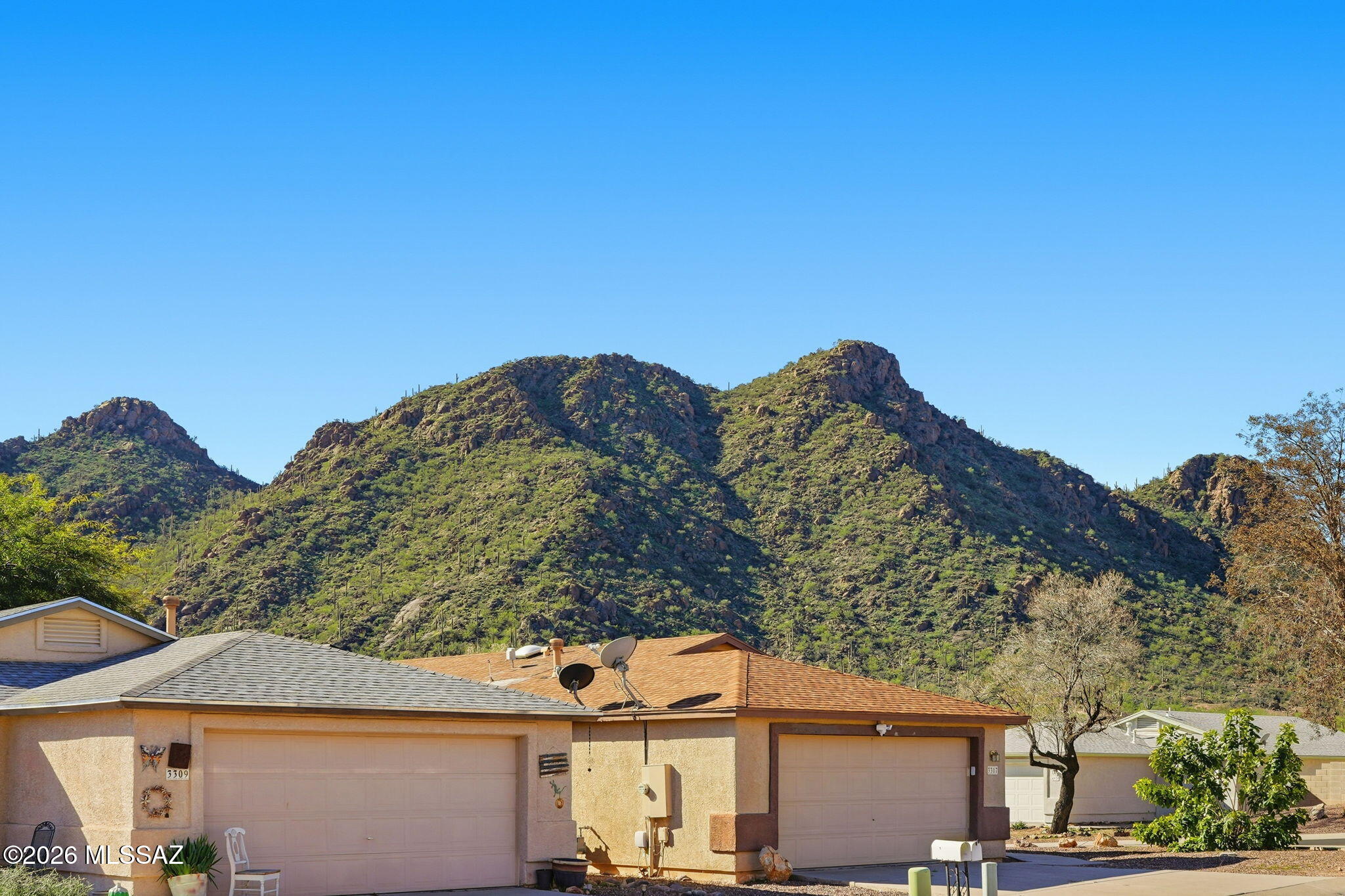 Mountain Manor View - Residential