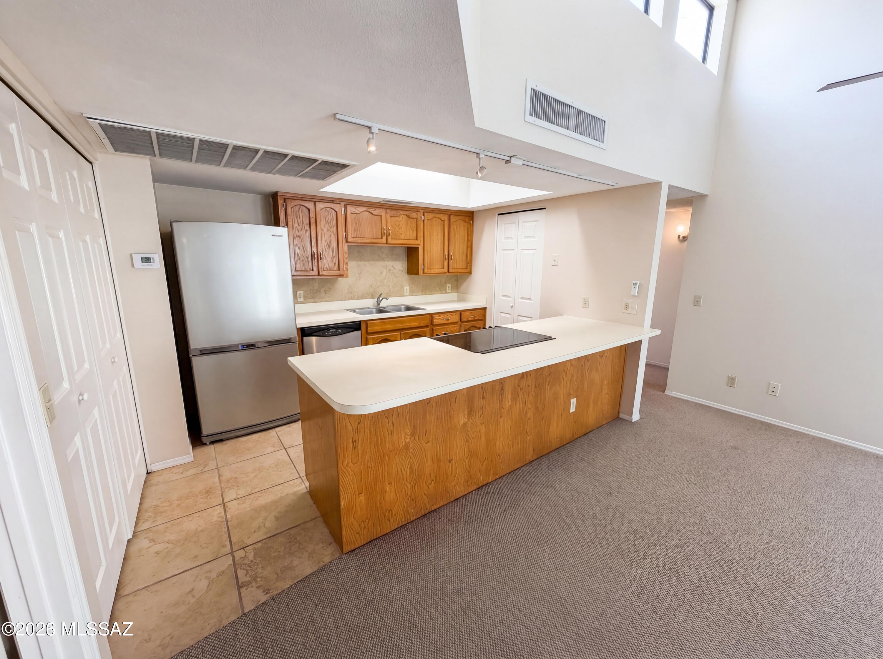 Twelve Hundred River Rd Condos - Residential