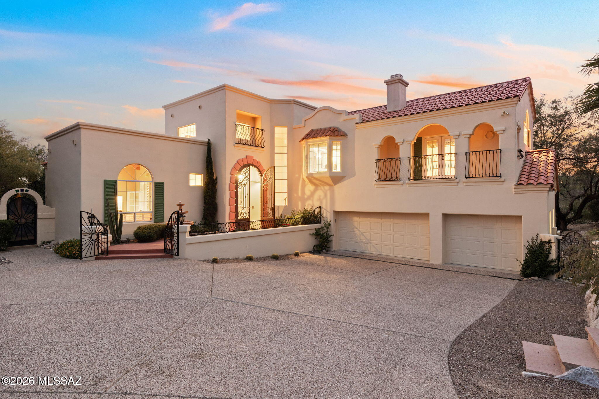 Nestled against the backdrop of the Catalina Mtns & Ventana Canyon area, this beautiful
well appointed 3 Bedroom/ 3 Bathroom + Office/ Den  home offers the perfect blend of comfort & style.  Designed w/ entertaining in mind, it features an expansive living & dining areas filled w/ natural light, creating an inviting atmosphere for gatherings large or small. The spacious layout flows effortlessly, making everyday living feel both relaxed & refined. Beautifully landscaped yard w/ artificial turf offers a private retreat, ideal for outdoor entertaining. Plenty of storage space in the 3 car garage & back patio area.
*Adjacent vacant 1+ acre  lot available w/ house purchase. Ask listing agent for more details. Co-Listing agent related to seller.