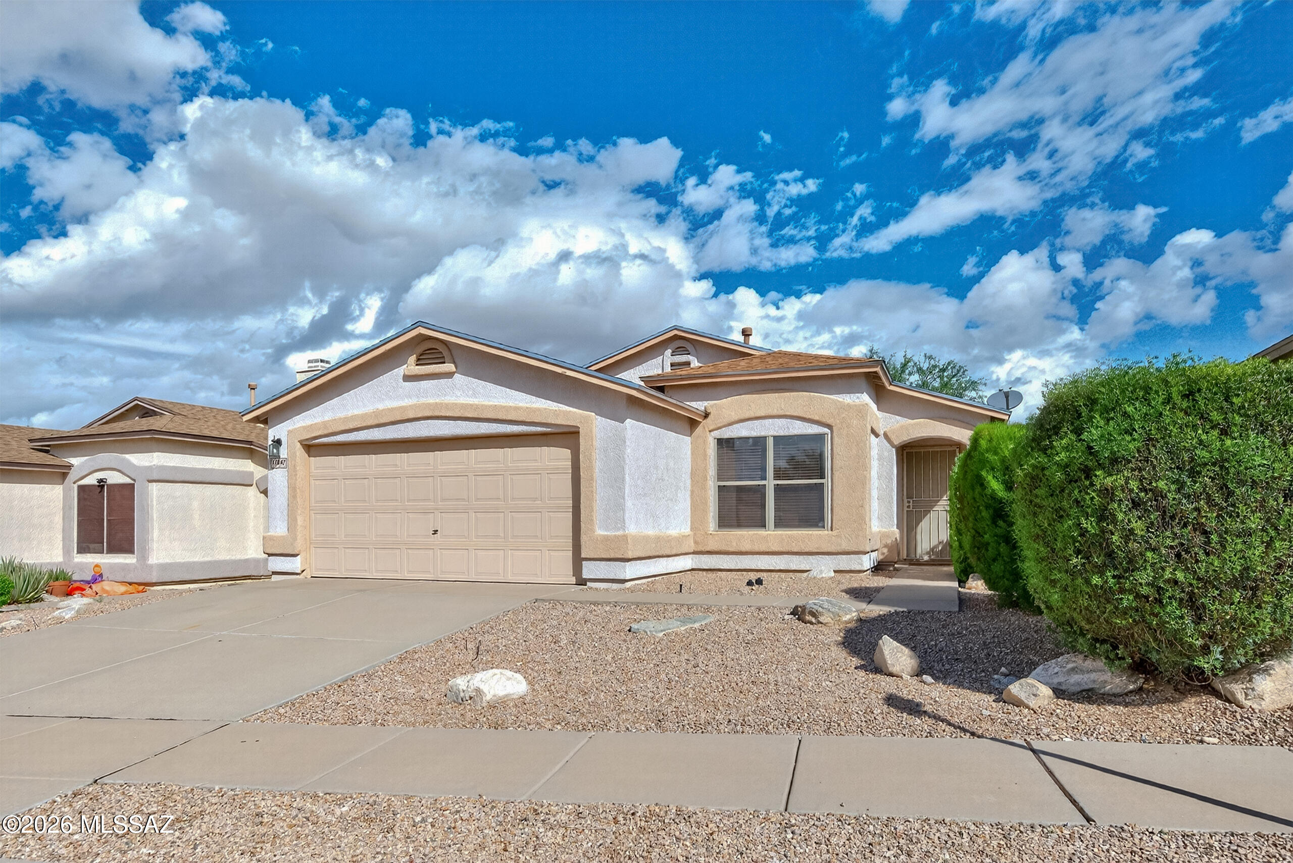 Welcome to 10047 E Arizona Sunset Drive! This 3-bedroom, 2-bath home offers 1,413 sq. ft. of comfortable living space in a convenient southeast Tucson location within the sought-after Vail School District.

Built in 1999, the home features a practical floor plan with plenty of opportunity to make the space your own. The manageable size offers a great balance of comfortable living without the upkeep of a larger home.

Location is a standout! Enjoy convenient access to shopping, dining, parks, schools, and everyday amenities, along with easy connections to major roadways and other parts of Tucson. With southeast Tucson continuing to offer a variety of services and conveniences nearby, this property provides both accessibility and a residential neighborhood setting.