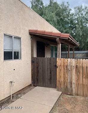 This 1,210 sq. ft. 3BR/2BA home is conveniently located near shopping, parks, schools, public transportation, and more. Enjoy fresh new paint and brand-new carpet throughout. The home features a fireplace, ceiling fans, evaporative cooling, washer and dryer, and a private patio. Relax in the small private backyard, complete with a storage shed. Pet friendly! Call to schedule a viewing!