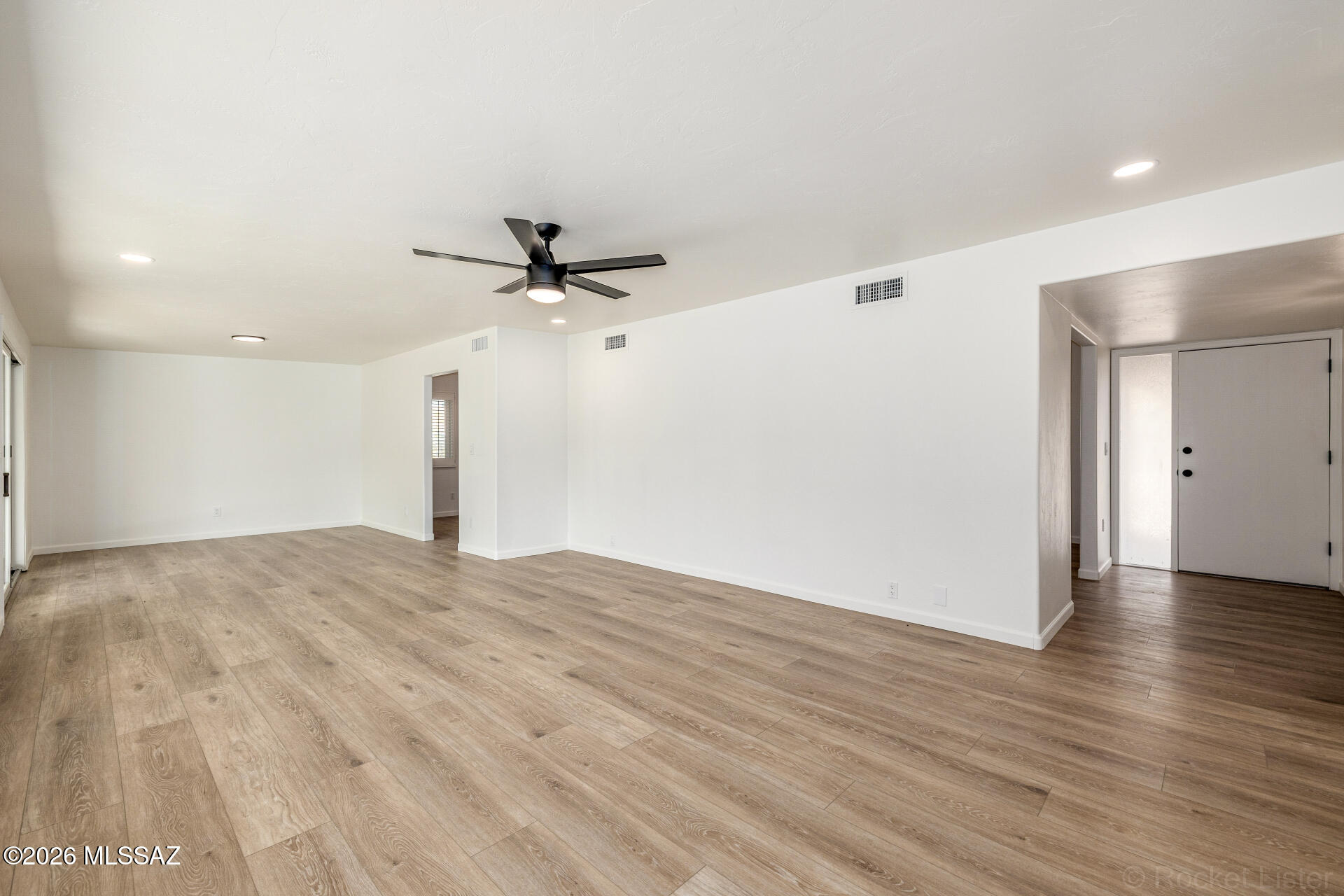Tres Lomas (1-147) - Residential