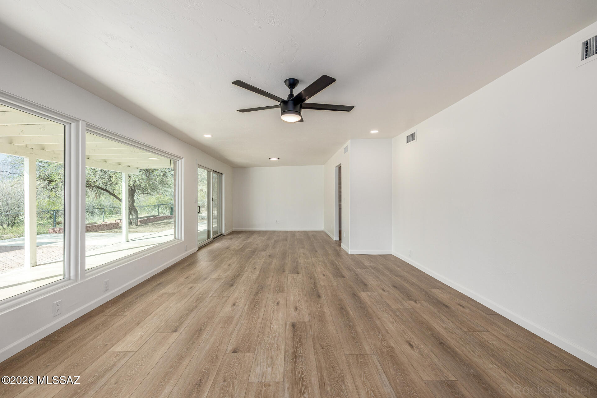 Tres Lomas (1-147) - Residential