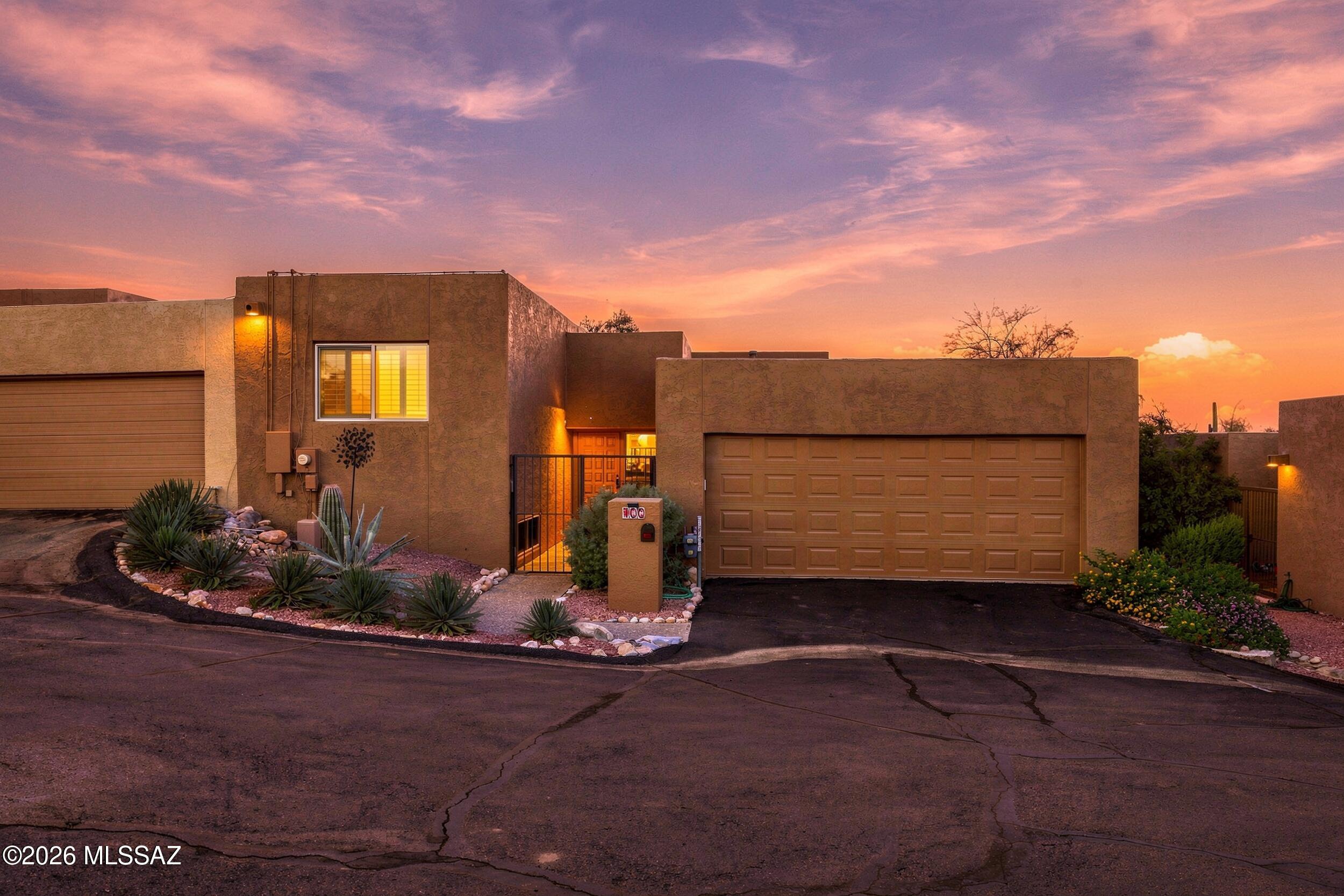 El Mirador Townhouses (1-41) - Residential
