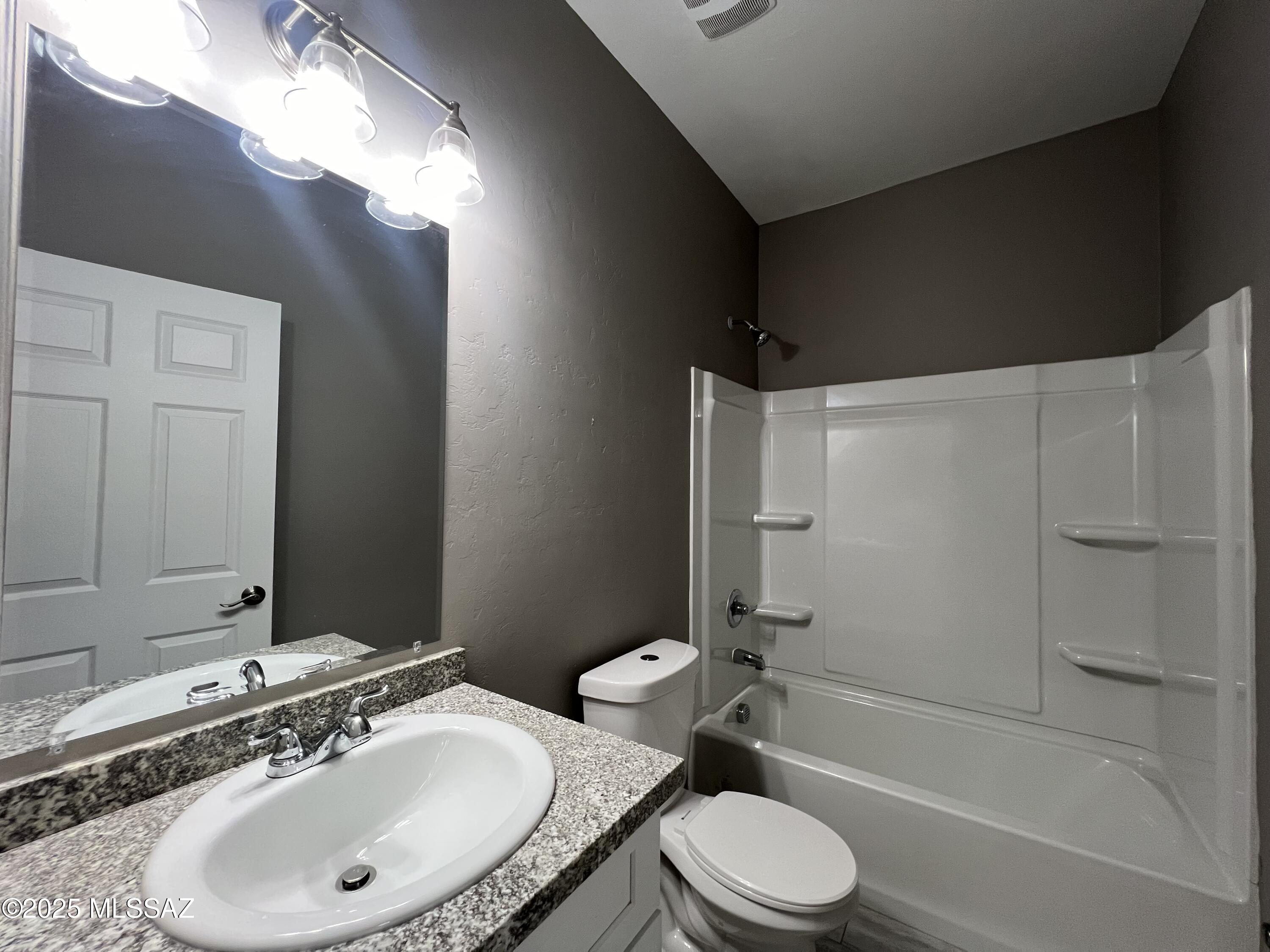 Bronx Park Addition - Residential Lease