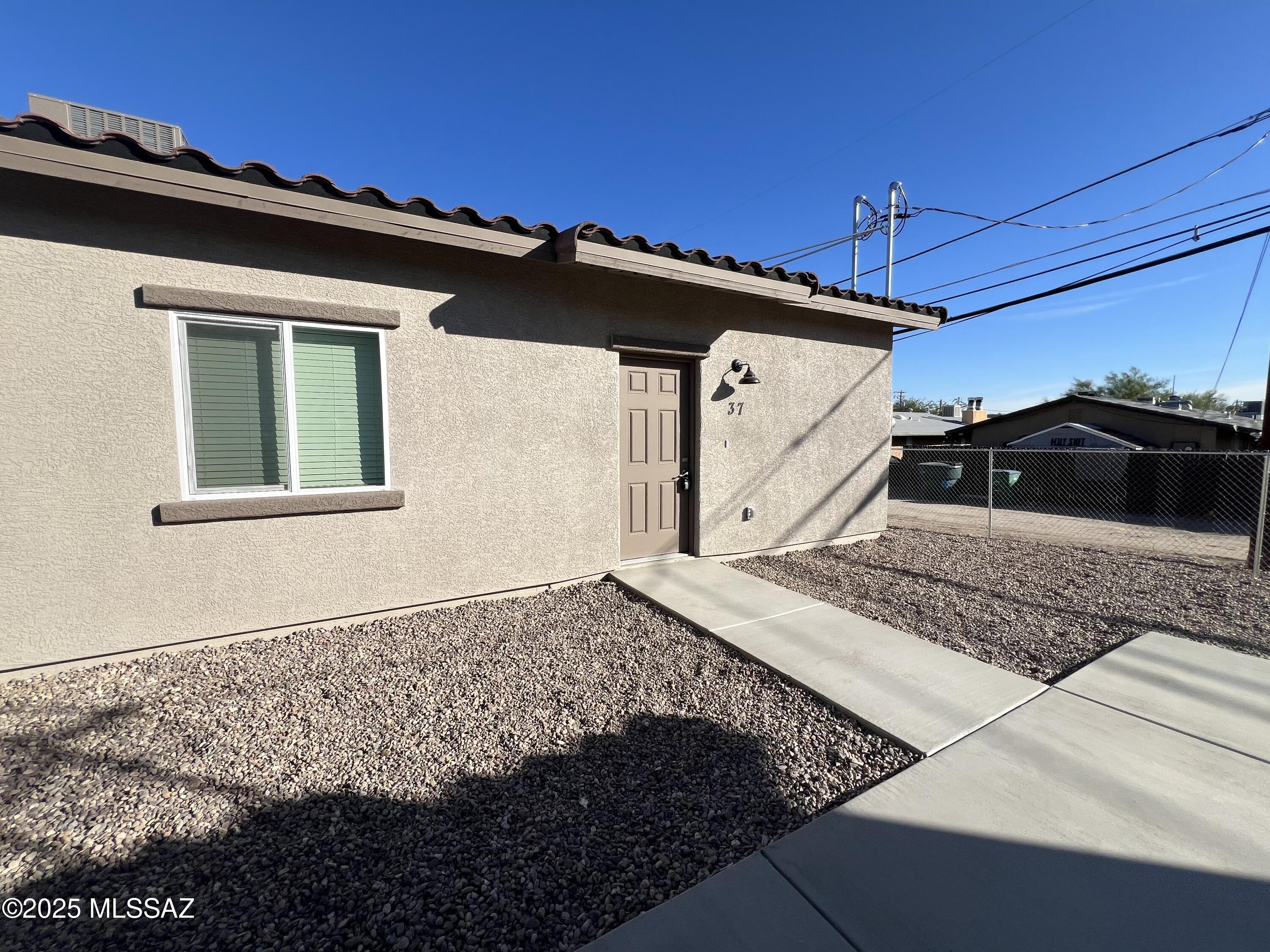 AVAILABLE NOW! 

** All Atlas Real Estate residents are enrolled in the Resident Benefits Package (RBP) at a monthly rate of $60/month with a one-time utility set-up fee of $30. Fee includes Renters Insurance, HVAC air filter delivery (for applicable properties), utility concierge service making utility connection a breeze during your move-in, our best-in-class resident rewards program, and much more! More details upon application. **
Pet Policy: (Pet screening application required) Pets accepted! $300 one time pet fee (per pet) is due at the time of move in. As low as $35 monthly pet rent (per pet).