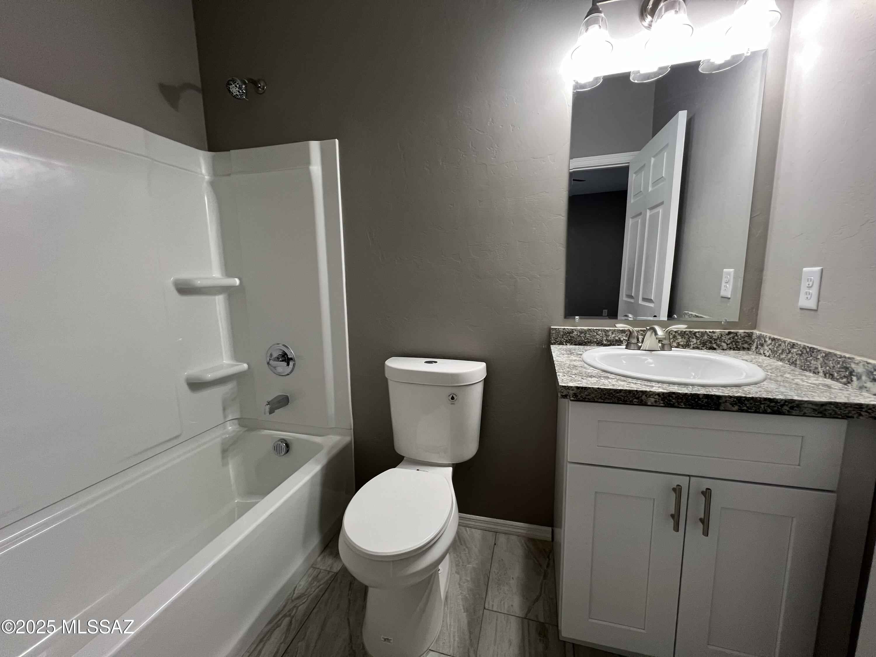 Bronx Park Addition - Residential Lease