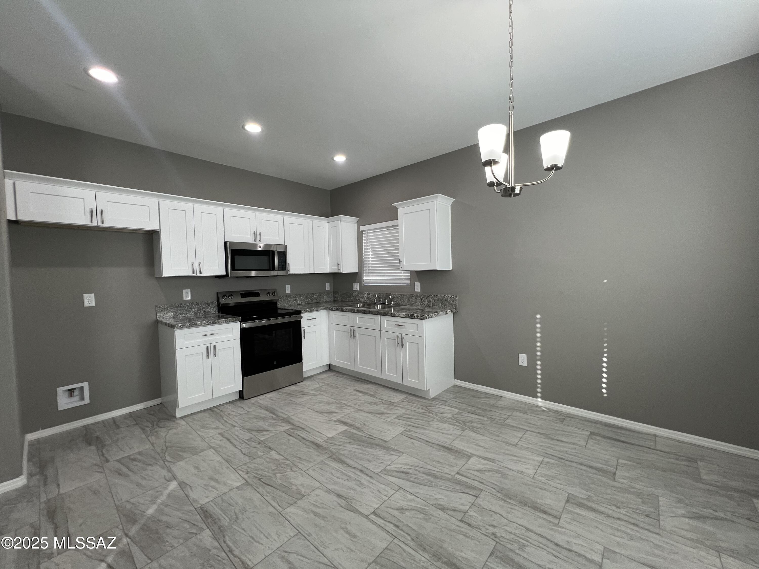 Bronx Park Addition - Residential Lease