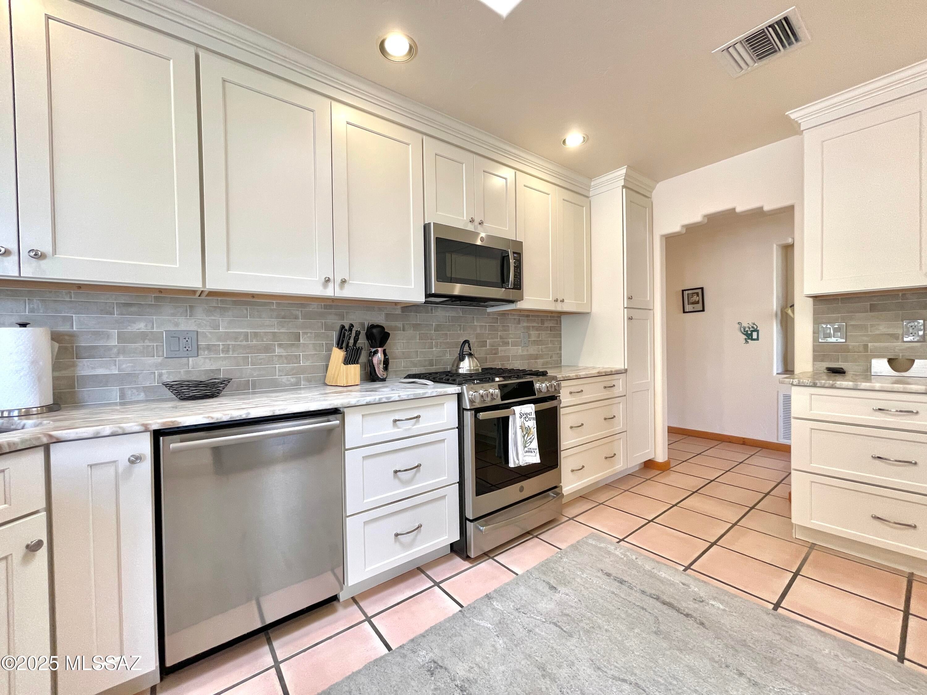 Palisades South (1-23) - Residential Lease