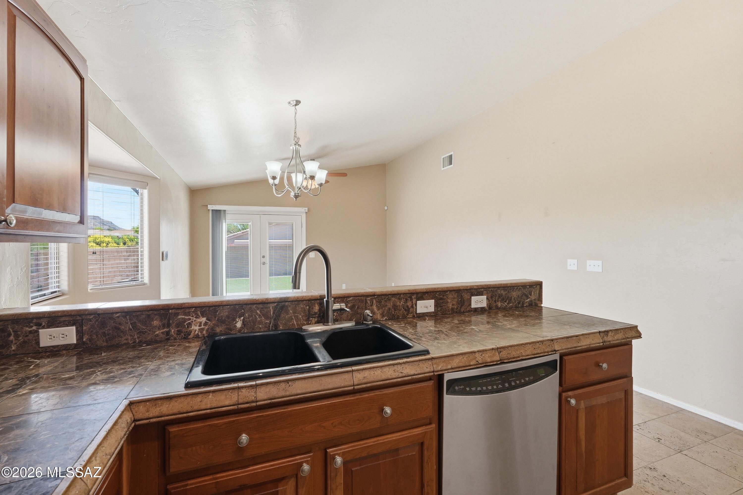 Colina De Oro (1-138) - Residential Lease