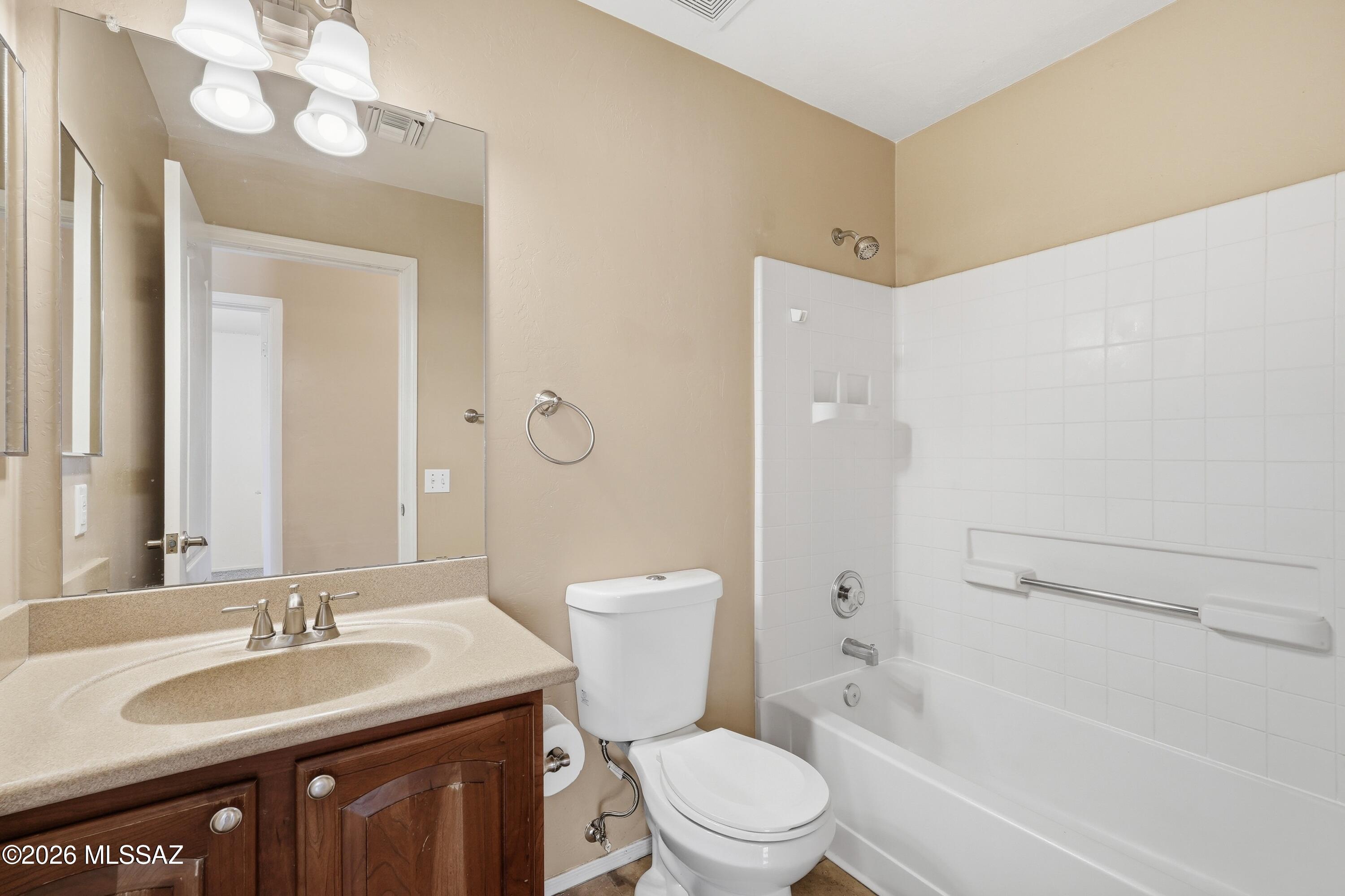 Colina De Oro (1-138) - Residential Lease