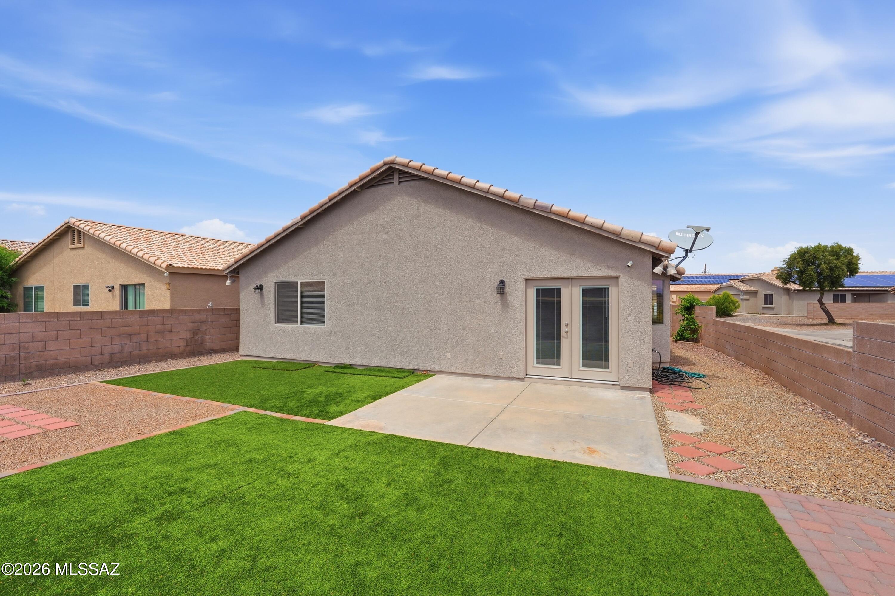 Colina De Oro (1-138) - Residential Lease