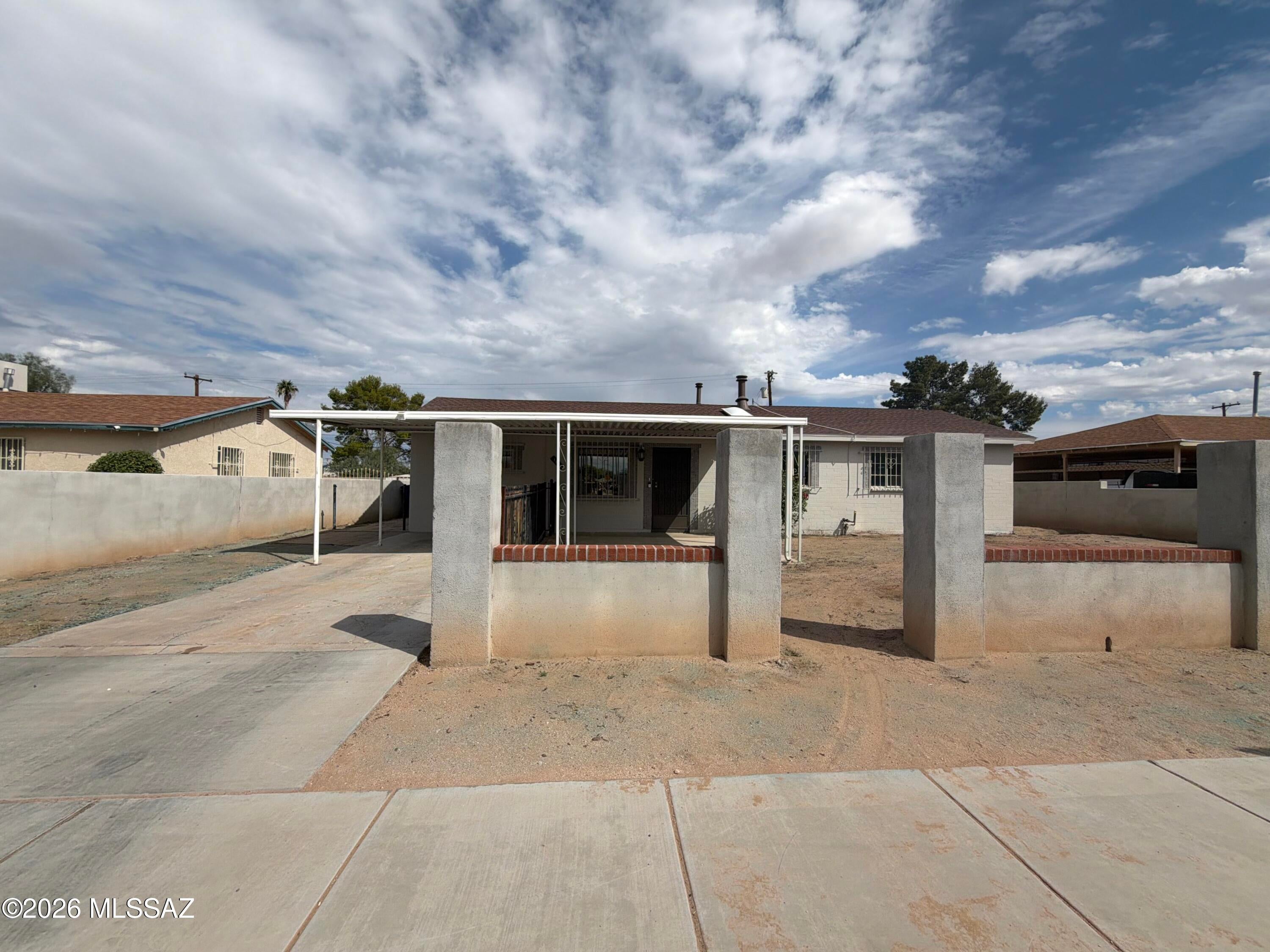 INCREDIBLE BUYER INCENTIVES: $4,000 MORTGAGE CONCESSION. Seller will pay up to $4,000 at closing towards your interest rate buydown if you finance with lender of sellers choice.

Set in the EASTMOOR subdivision near Robison, 1621 S Bristol Ave, Tucson AZ 85713 is a 1,250-square-foot home built in 1968 and renovated in 2026. Inside, fresh interior paint creates a crisp backdrop throughout the living area, centered around a fireplace that adds warmth during cooler Tucson nights. The kitchen contains quartz countertops for preparing meals alongside great cabinet storage that keeps cookware neatly organized. In the primary bathroom, double sinks provide separate vanity stations for morning routines. Step outside to a covered patio positioned for dining in the shade. The fenced backyard incor